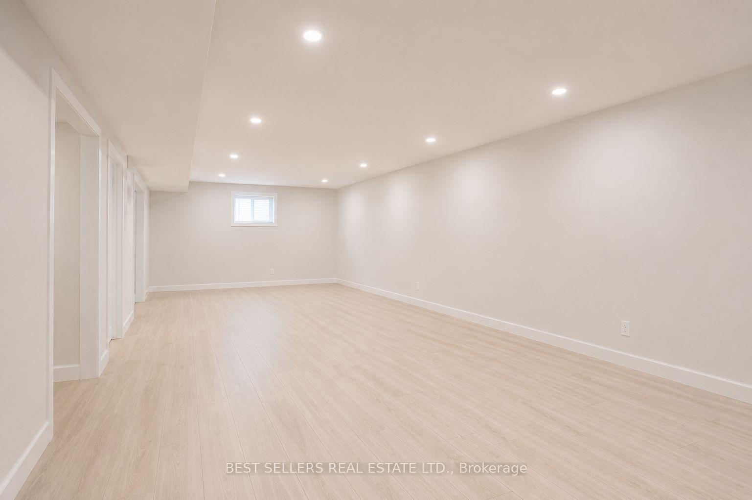 Photo 27 of 395 Klein Circle, Hamilton, Meadowlands — HOMEH