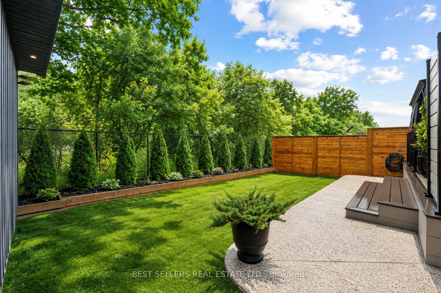 Photo 34 of 395 Klein Circle, Hamilton, Meadowlands — HOMEH