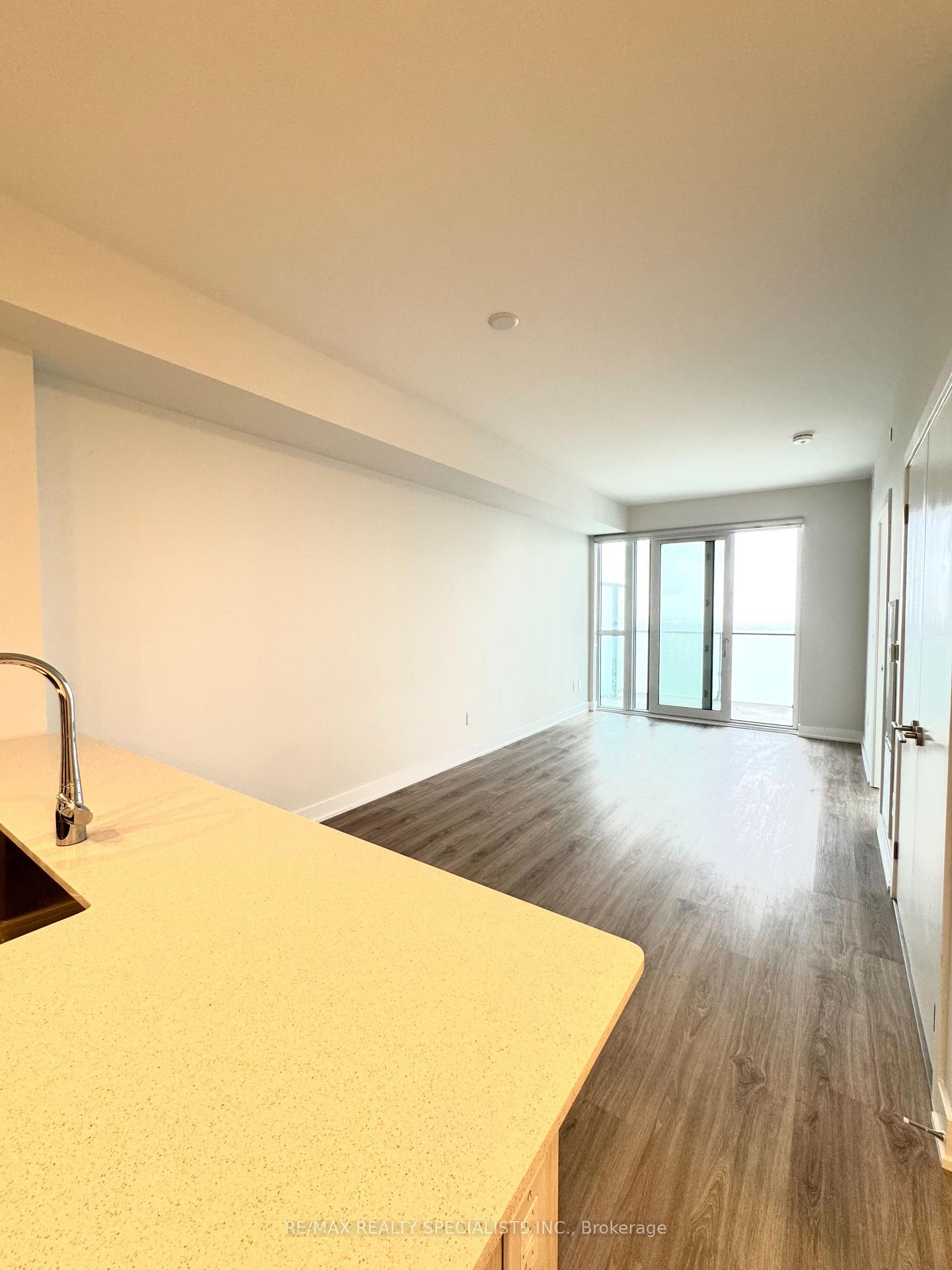 Photo 6 of Unit 3610, 430 Square One Drive, Mississauga, City Centre — HOMEH