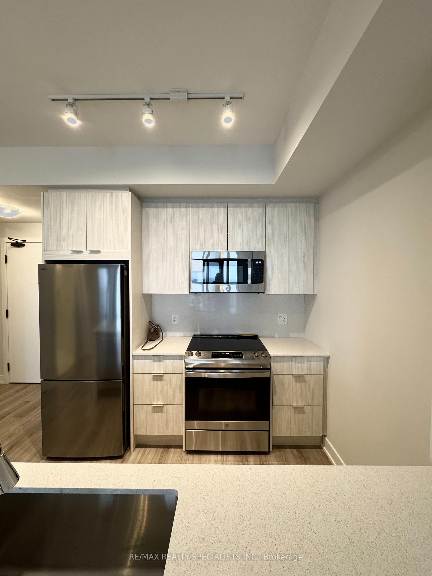 Photo 8 of Unit 3610, 430 Square One Drive, Mississauga, City Centre — HOMEH