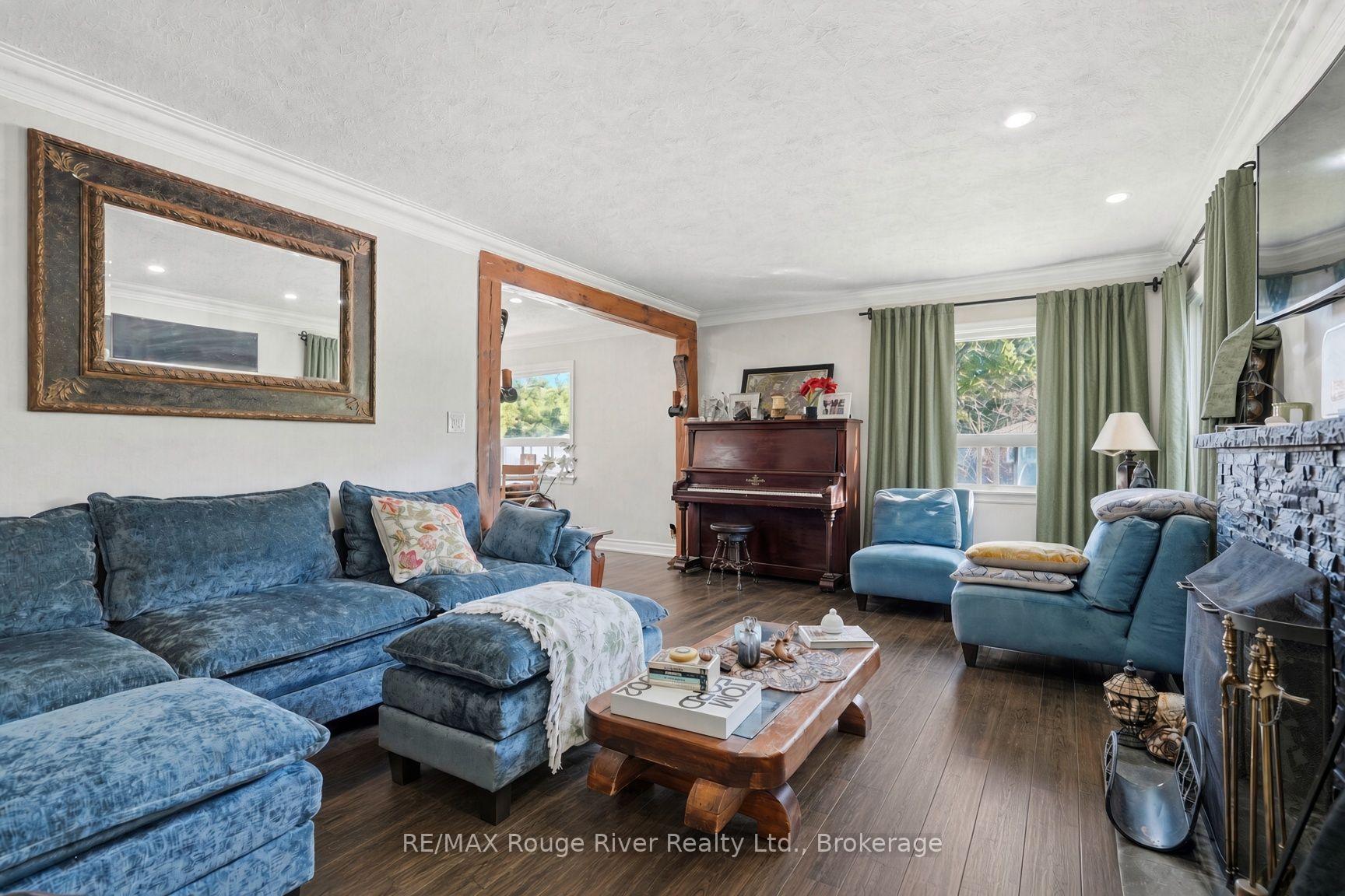 Photo 3 of 42 Anson Avenue, Scarborough, Cliffcrest — HOMEH
