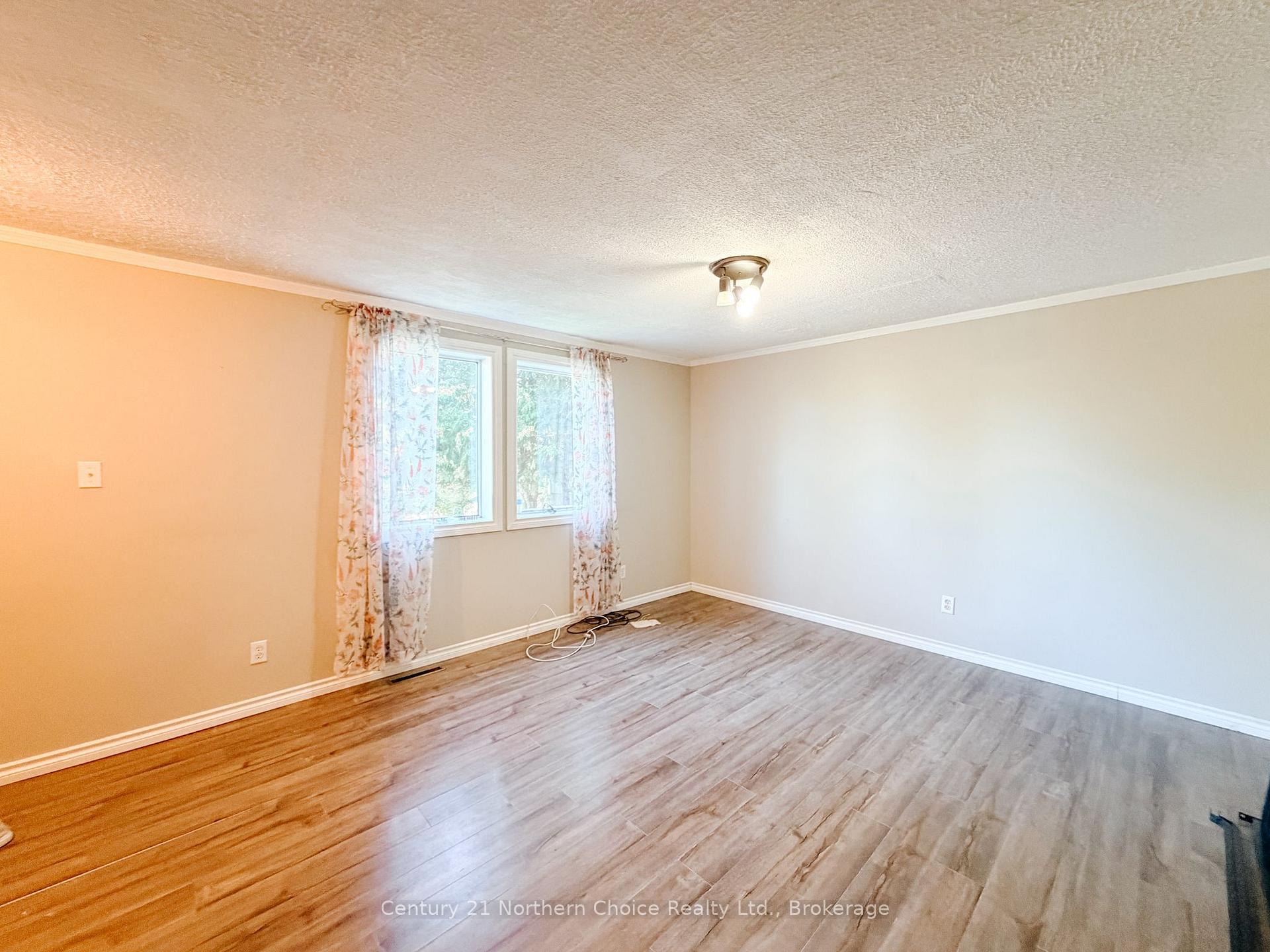 Photo 5 of 1509 Agur Street, Kenora, Lakeside — HOMEH