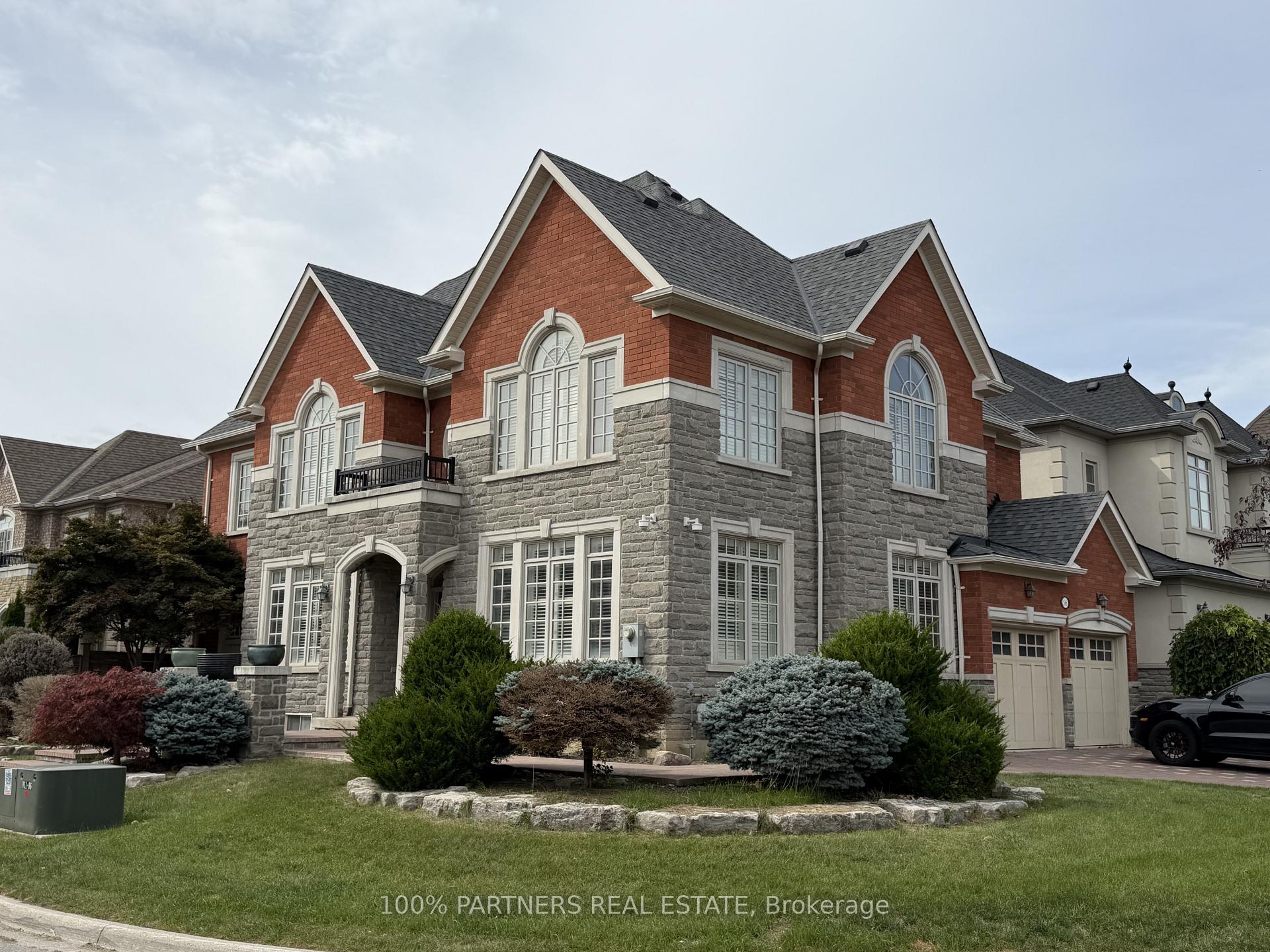 Photo 1 of 56 Woodvalley Crescent, Vaughan, Patterson — HOMEH