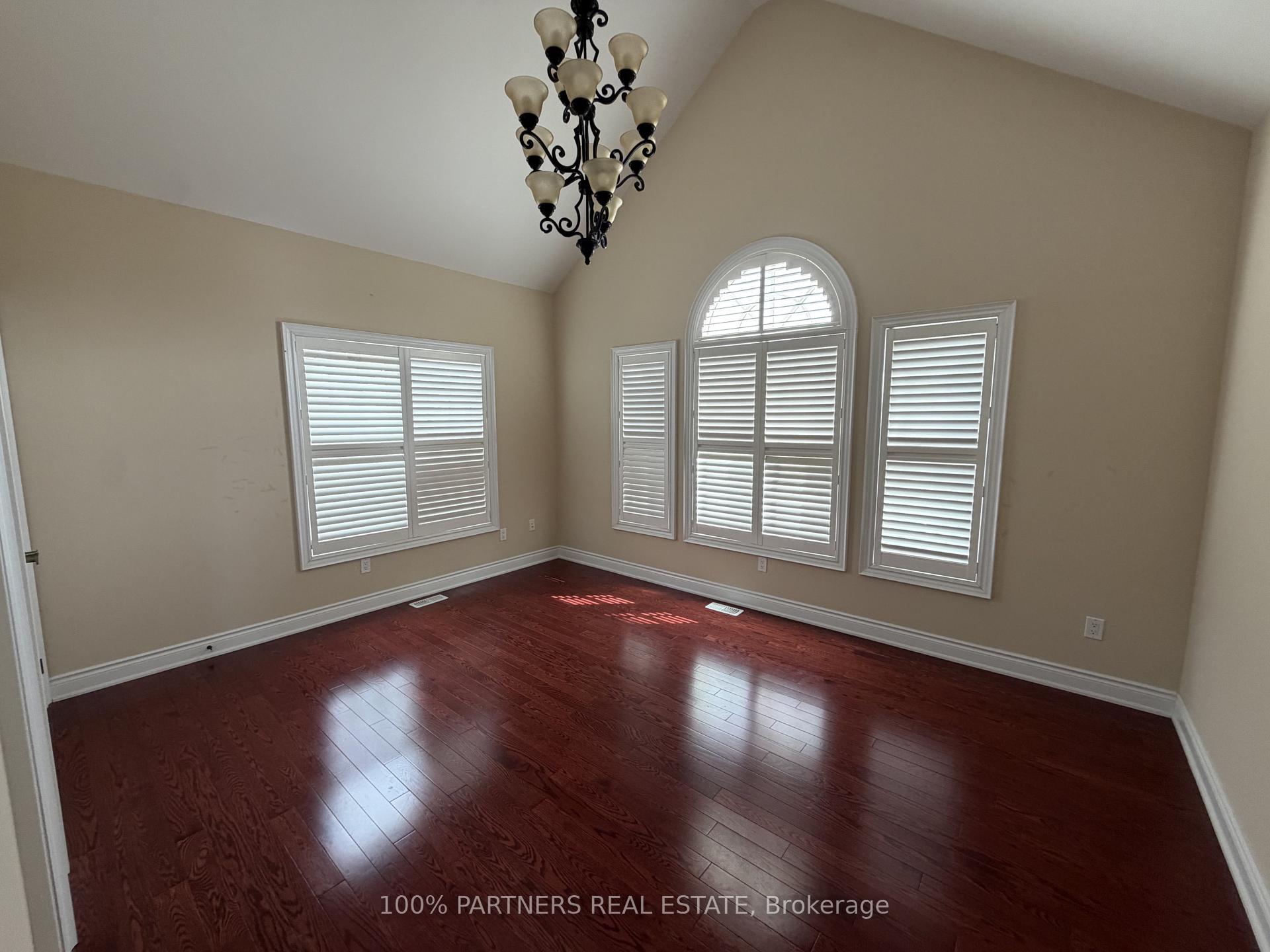 Photo 12 of 56 Woodvalley Crescent, Vaughan, Patterson — HOMEH