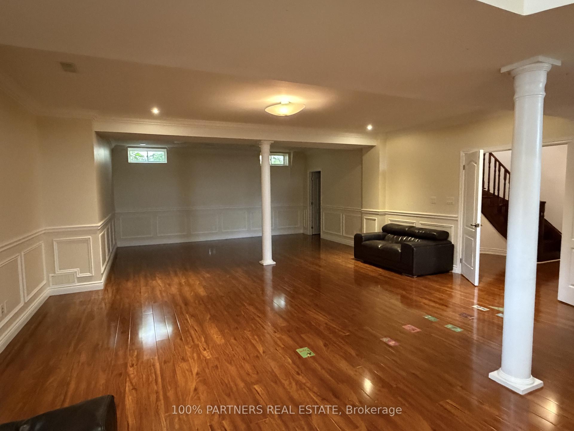 Photo 18 of 56 Woodvalley Crescent, Vaughan, Patterson — HOMEH