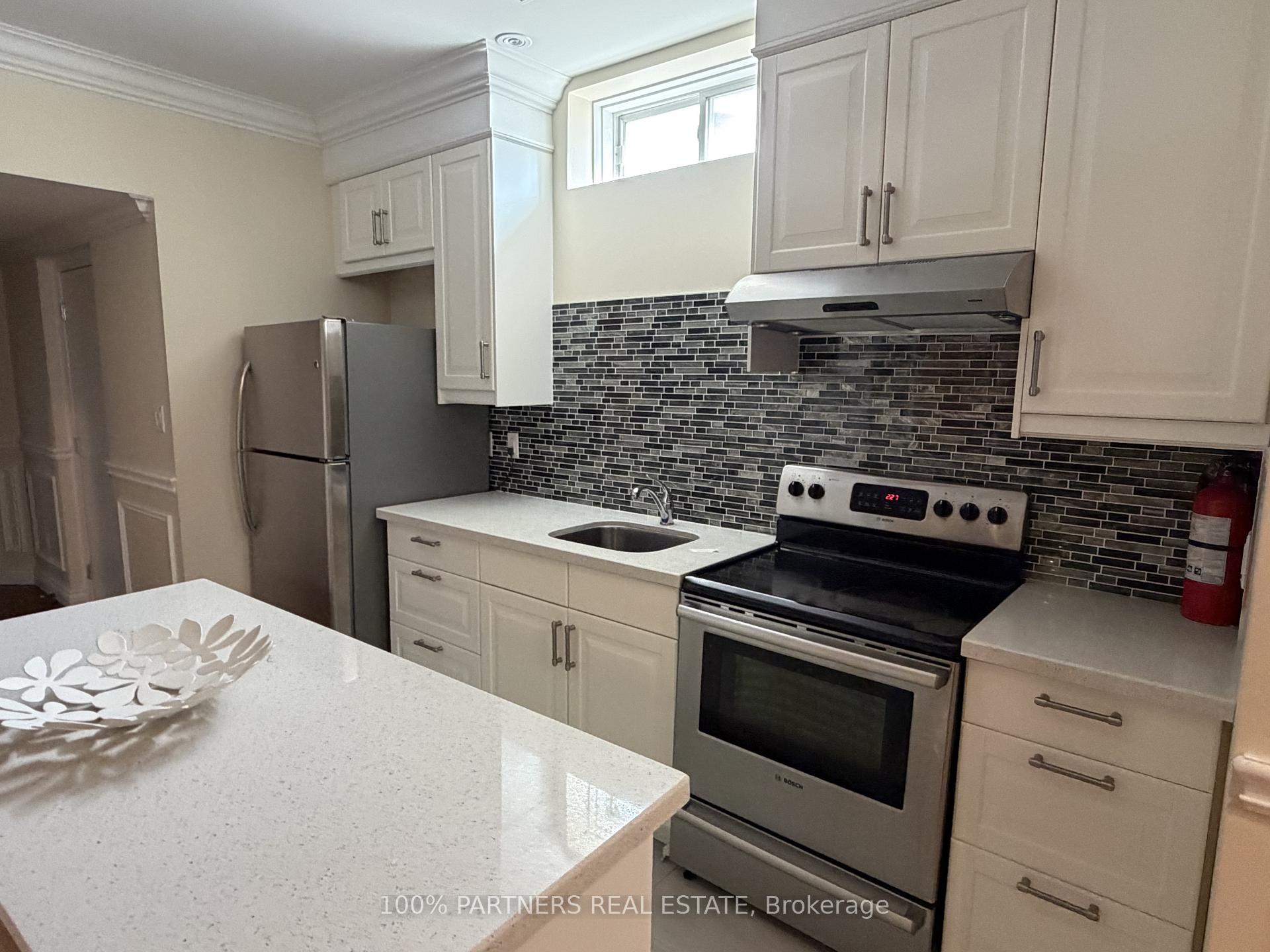 Photo 20 of 56 Woodvalley Crescent, Vaughan, Patterson — HOMEH