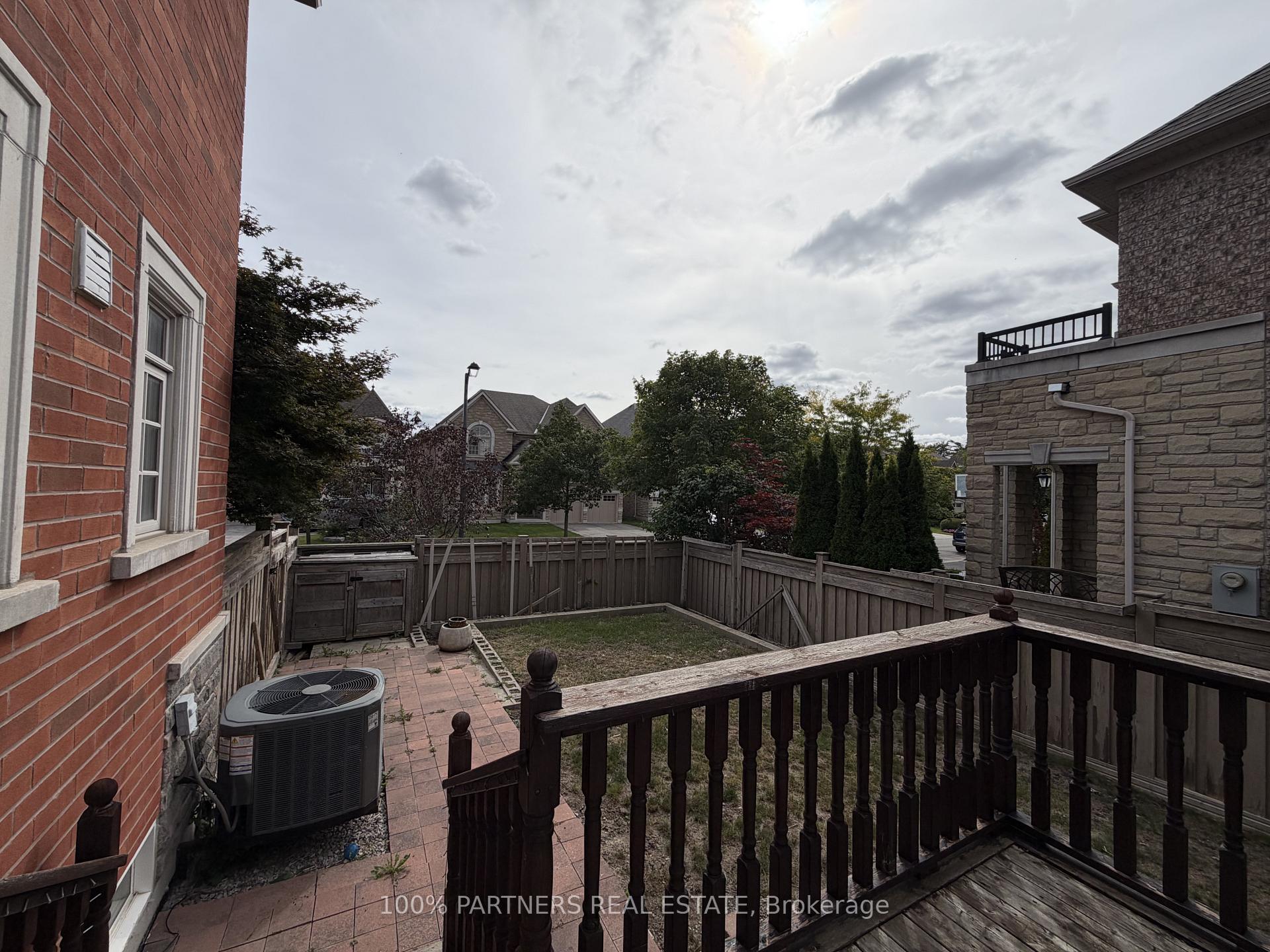 Photo 21 of 56 Woodvalley Crescent, Vaughan, Patterson — HOMEH
