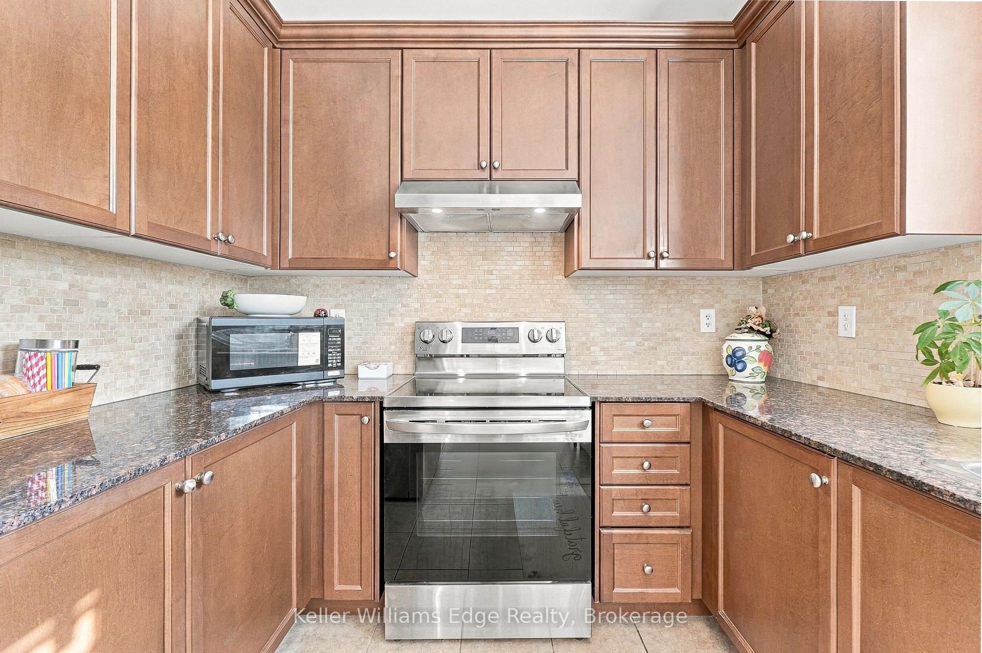 Photo 20 of Unit 55, 745 Farmstead Drive, Milton, Willmott — HOMEH