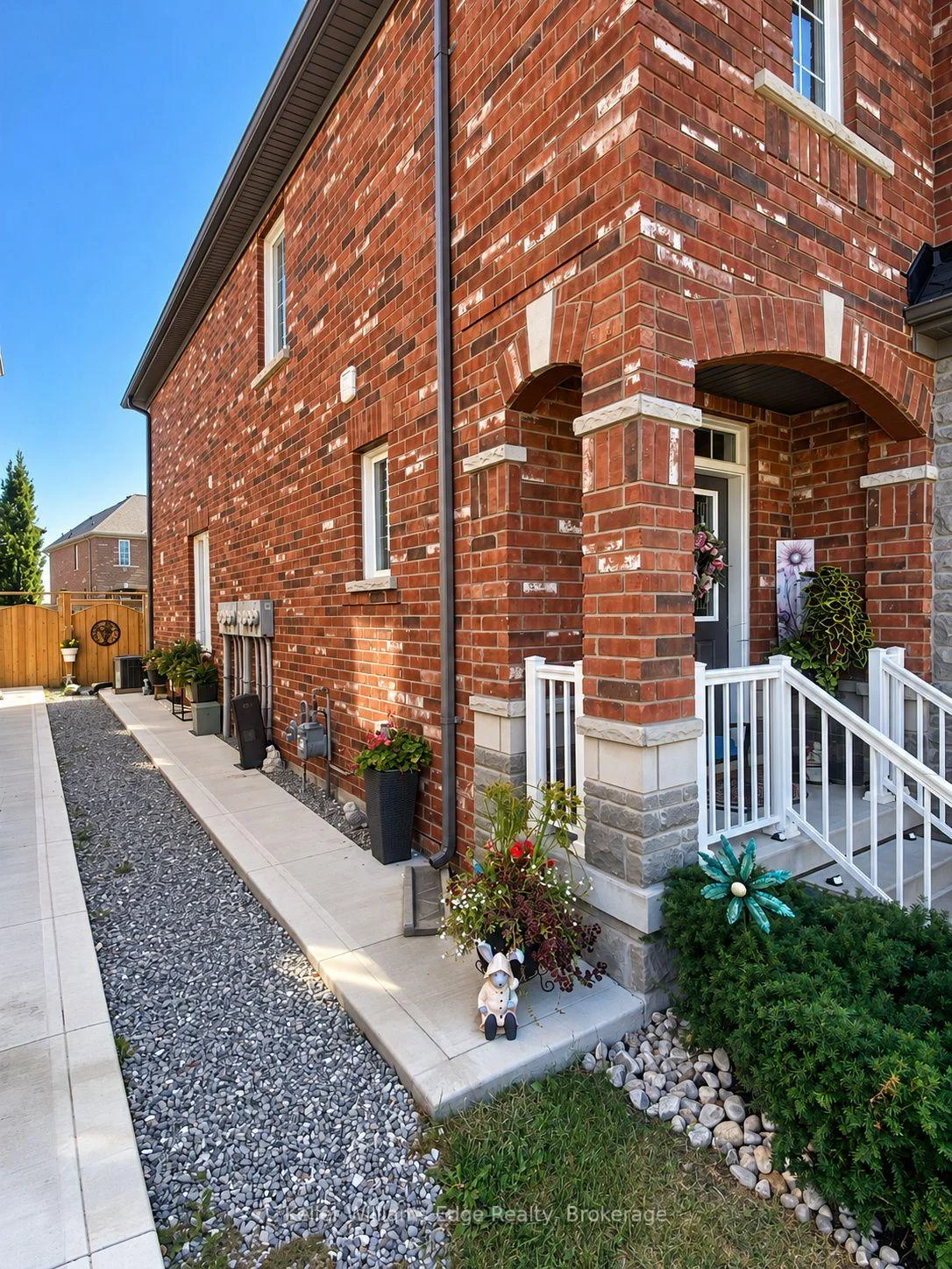 Photo 4 of Unit 55, 745 Farmstead Drive, Milton, Willmott — HOMEH