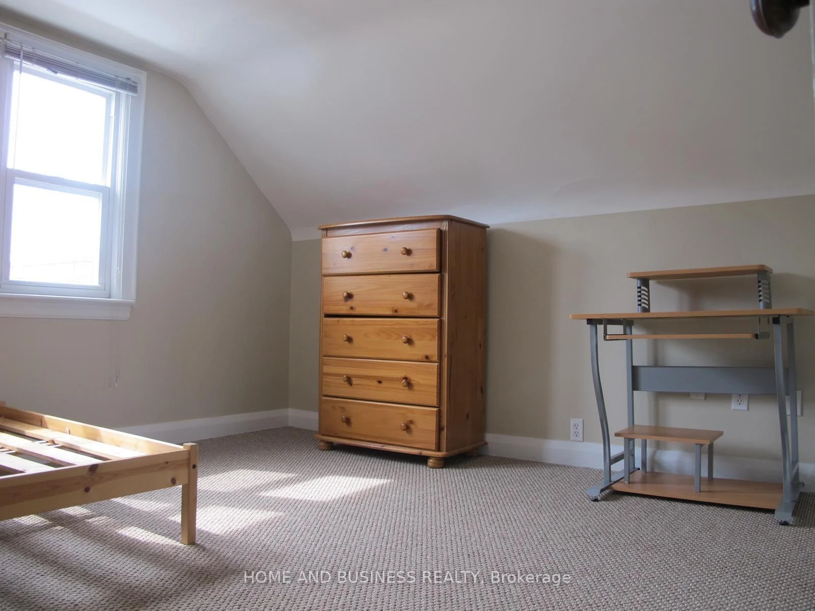 Photo 5 of Unit 2, 2 patricia Street, Thorold, Thorold Downtown — HOMEH