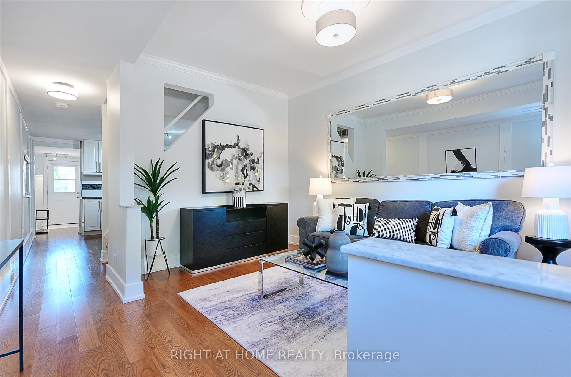 Photo 4 of 183 Earlscourt Avenue, Toronto, Corso Italia-Davenport — HOMEH