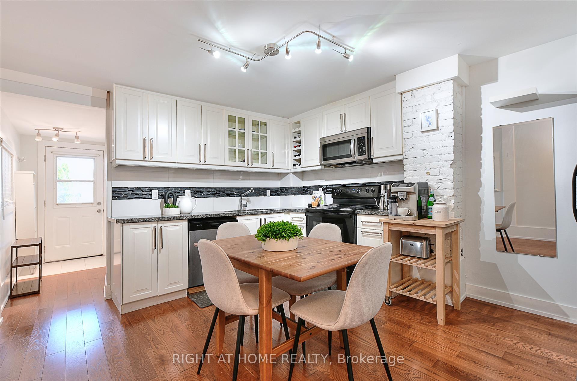 Photo 5 of 183 Earlscourt Avenue, Toronto, Corso Italia-Davenport — HOMEH