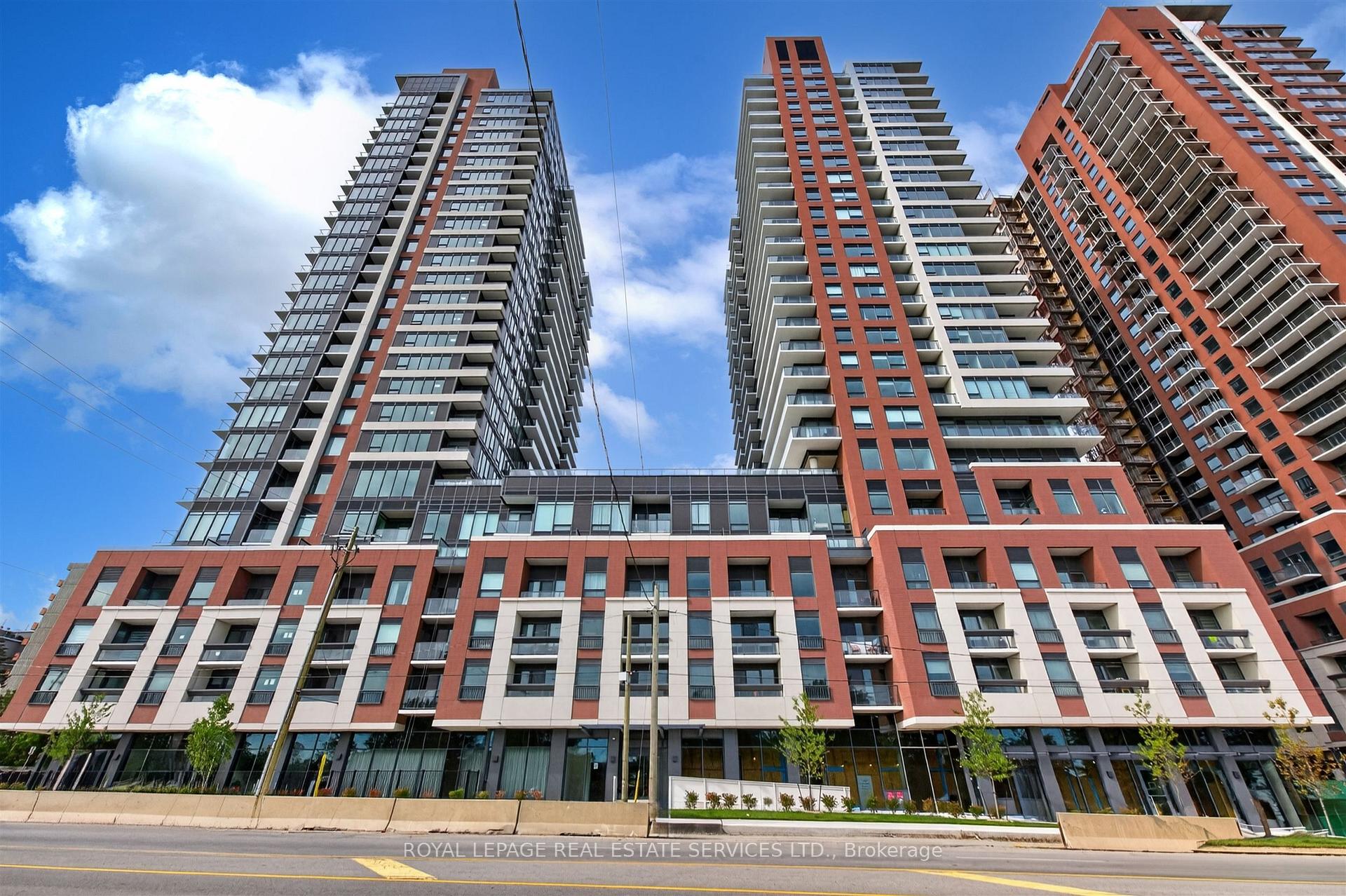 Front of Unit 1813, 4010 Eglinton Avenue W