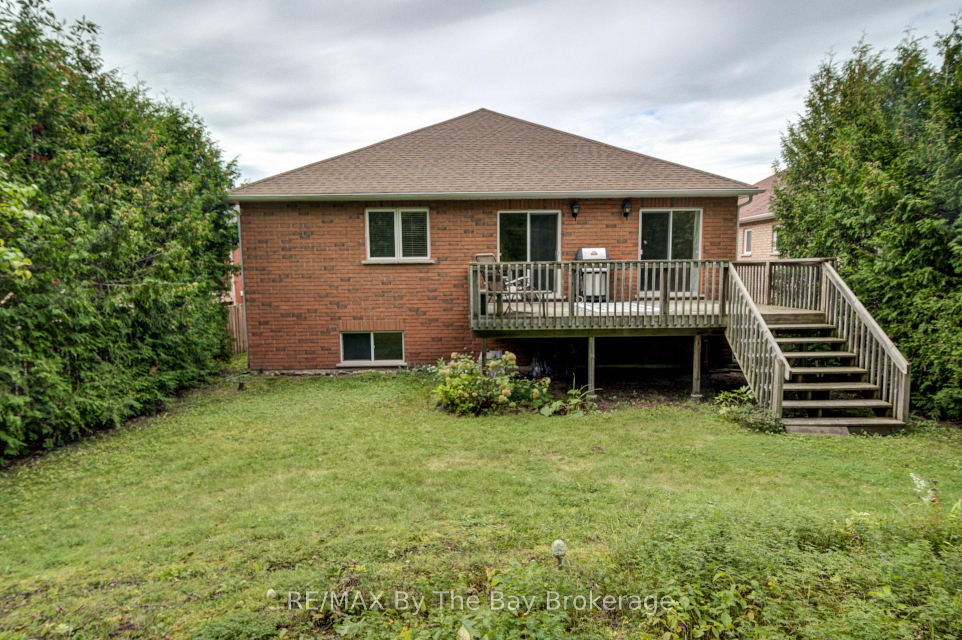 Photo 32 of 13 Tona Trail, Wasaga Beach — HOMEH