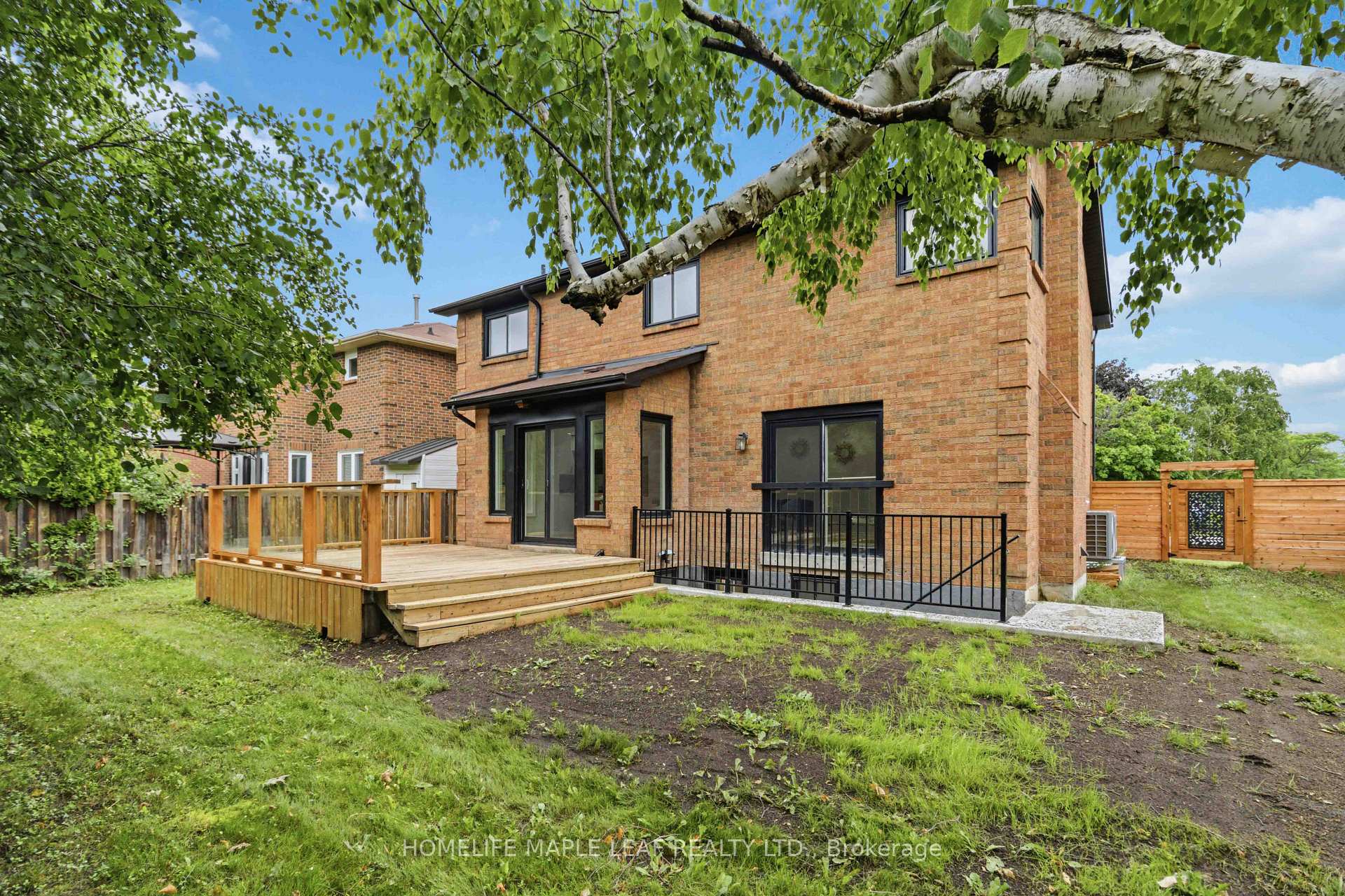 Photo 35 of Unit Upper, 90 Burgby Avenue, Brampton, Northwood Park — HOMEH
