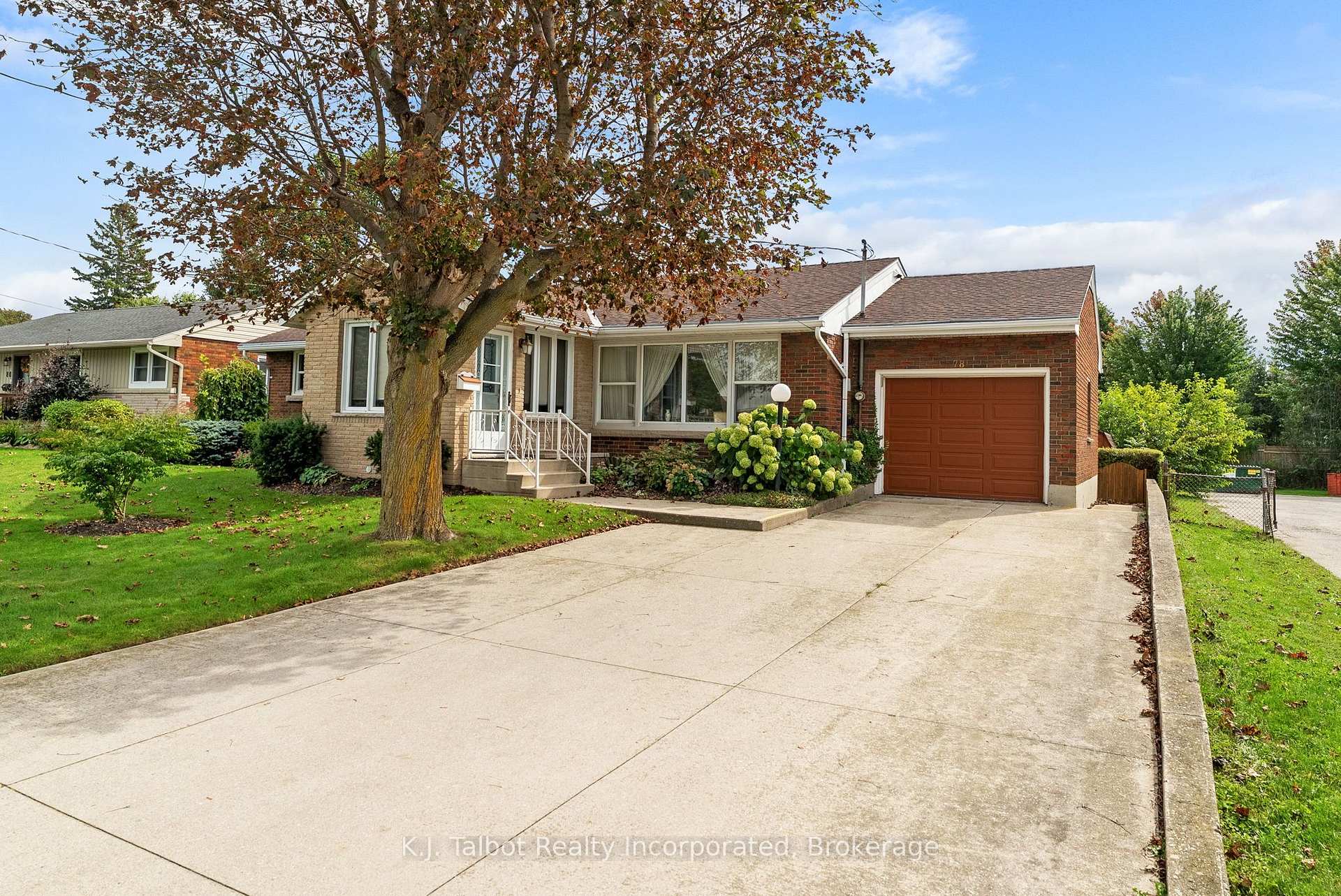 Photo 2 of 78 Blake Street E, Goderich, Goderich (Town) — HOMEH