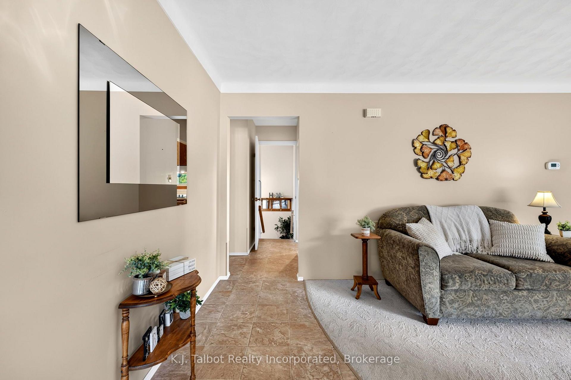 Photo 6 of 78 Blake Street E, Goderich, Goderich (Town) — HOMEH