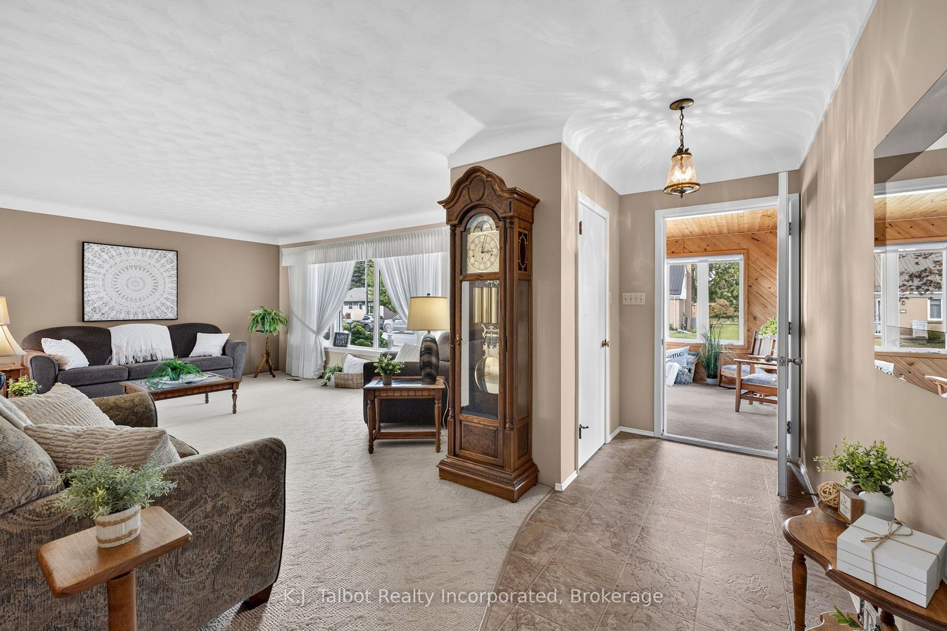 Photo 7 of 78 Blake Street E, Goderich, Goderich (Town) — HOMEH