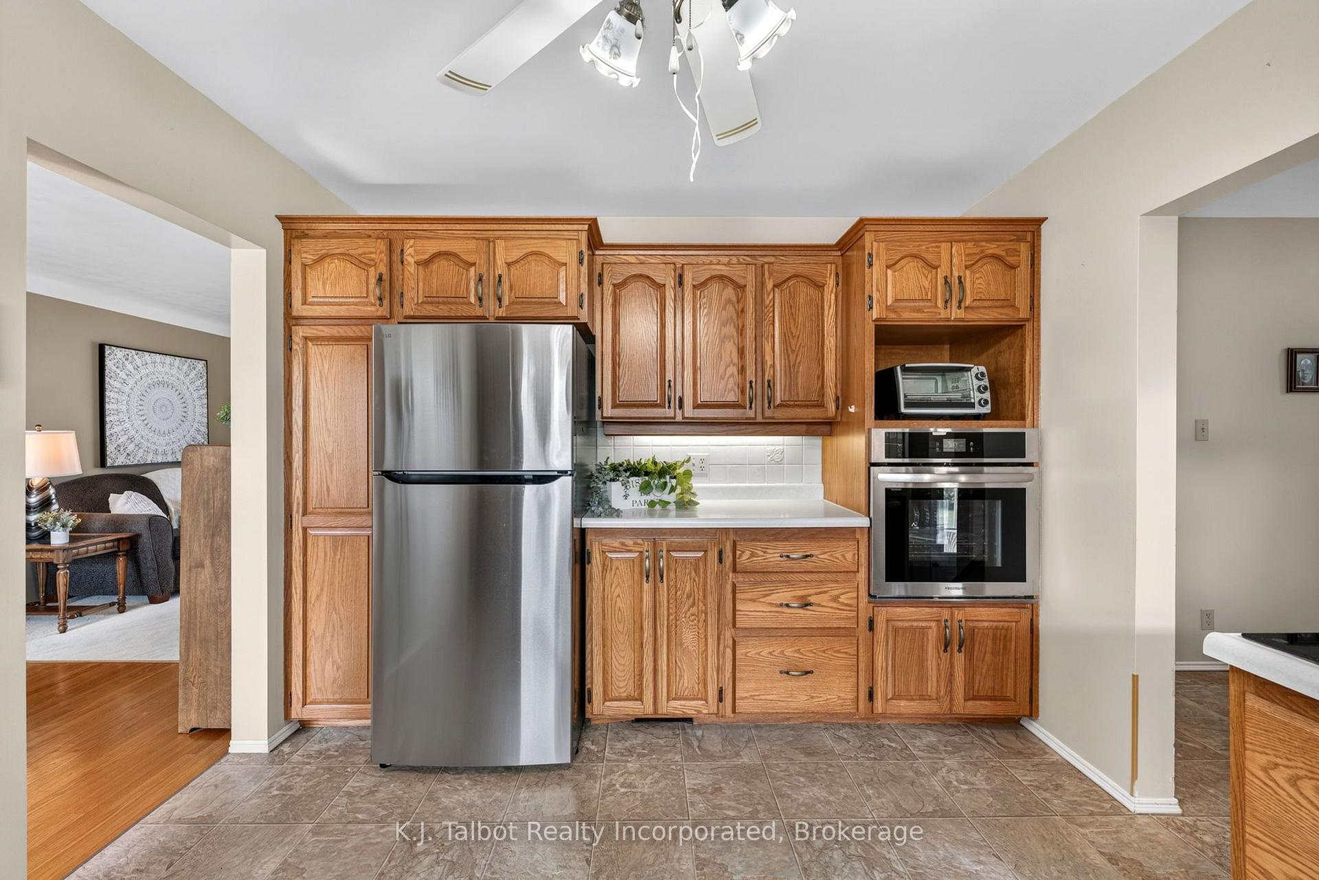 Photo 13 of 78 Blake Street E, Goderich, Goderich (Town) — HOMEH