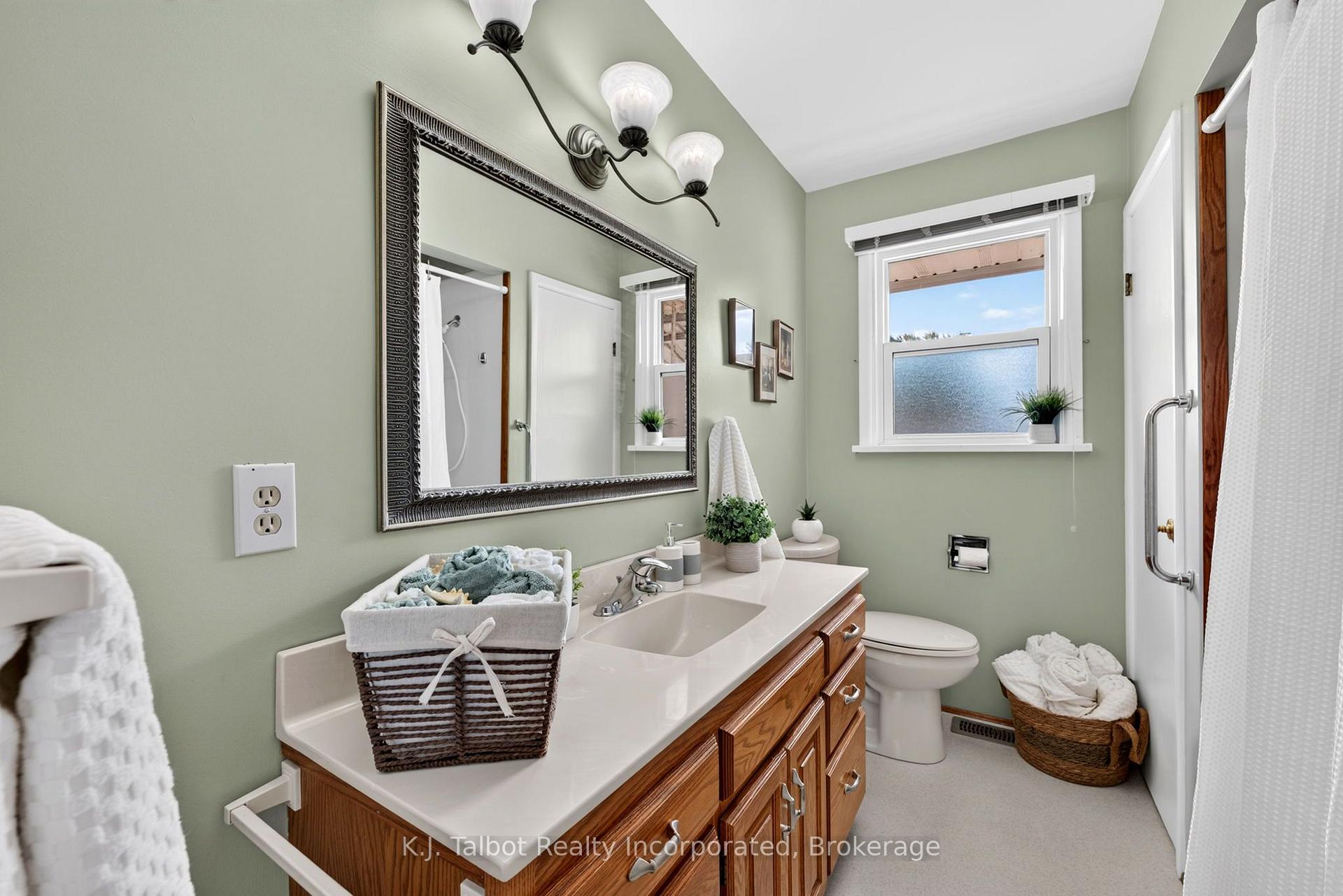 Photo 20 of 78 Blake Street E, Goderich, Goderich (Town) — HOMEH