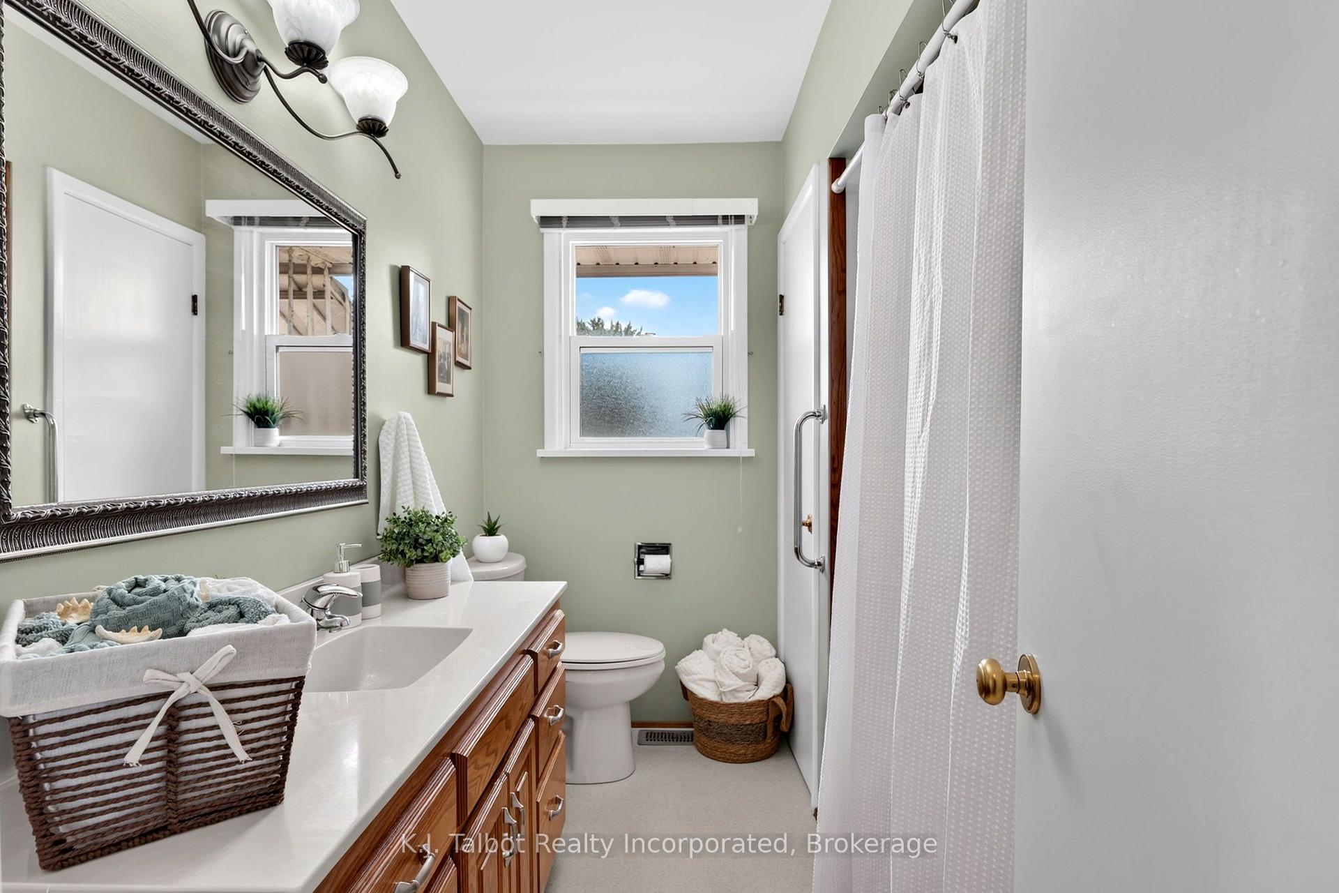 Photo 21 of 78 Blake Street E, Goderich, Goderich (Town) — HOMEH