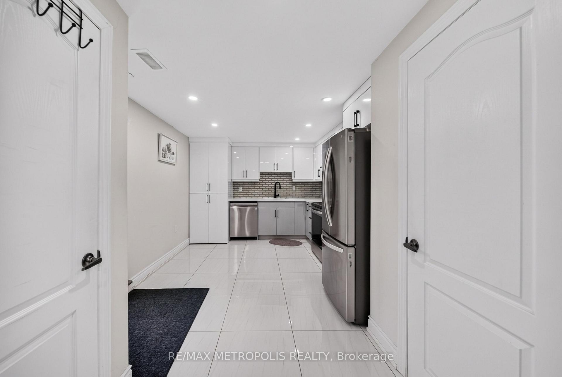 Photo 5 of Unit Bsmt, 6 Madoc Drive, Brampton, Madoc — HOMEH