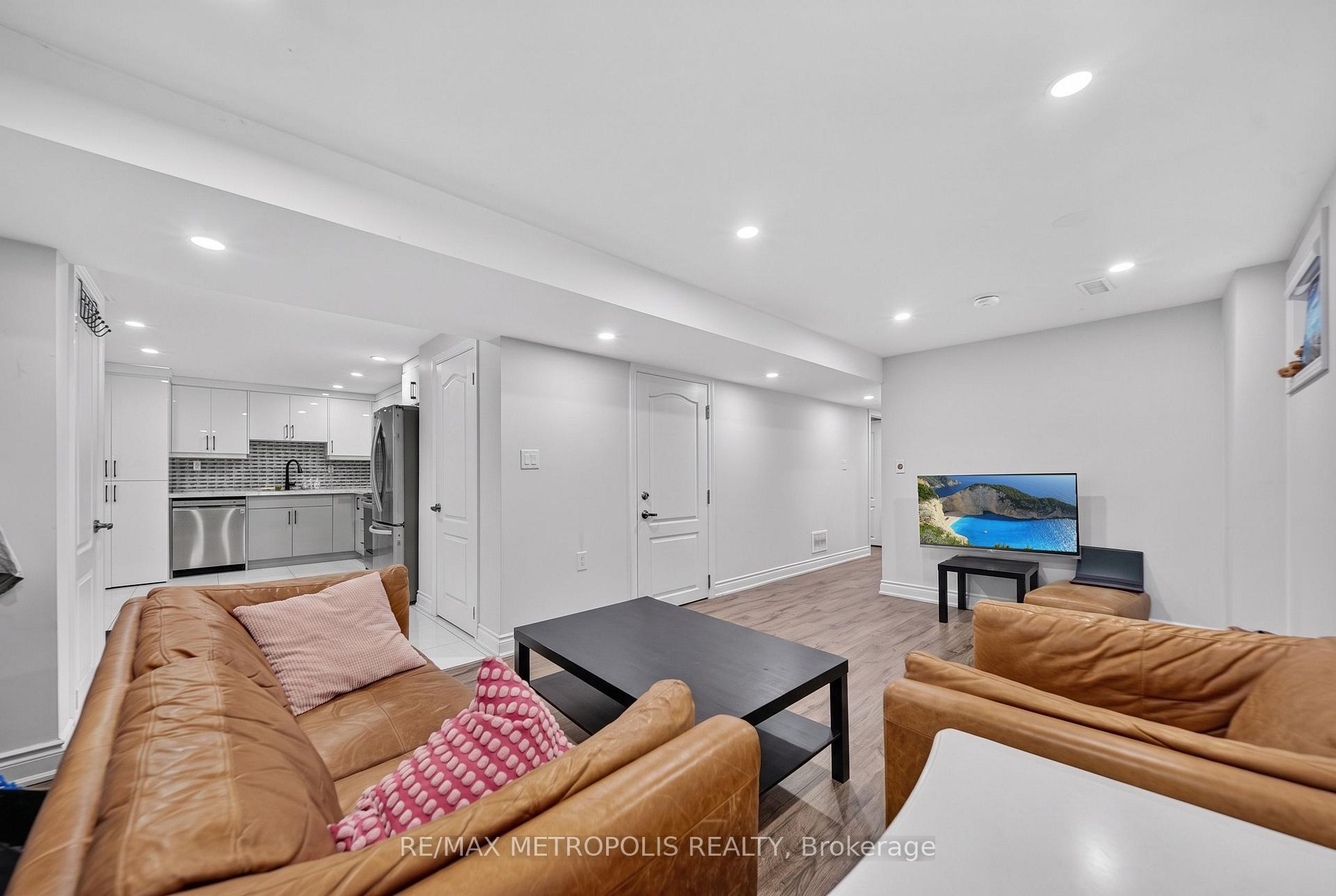 Photo 7 of Unit Bsmt, 6 Madoc Drive, Brampton, Madoc — HOMEH