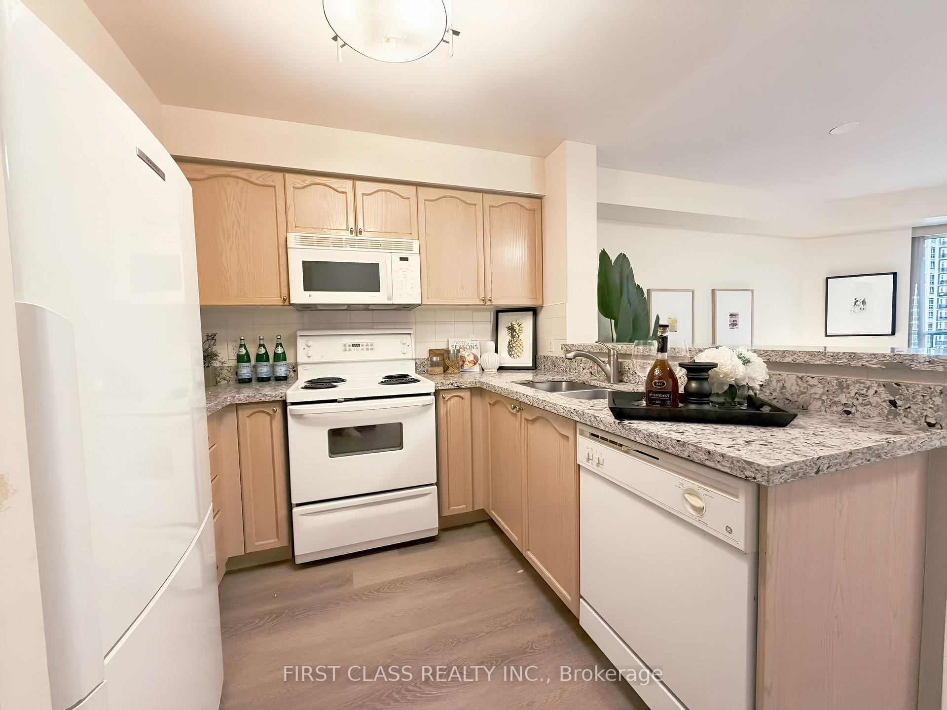 Photo 3 of Unit 715, 11 Michael Power Place, Etobicoke, Islington-City Centre West — HOMEH