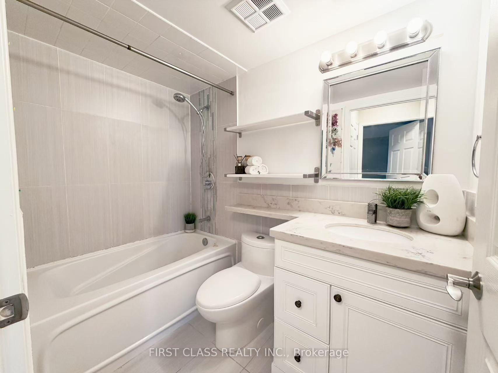 Photo 8 of Unit 715, 11 Michael Power Place, Etobicoke, Islington-City Centre West — HOMEH