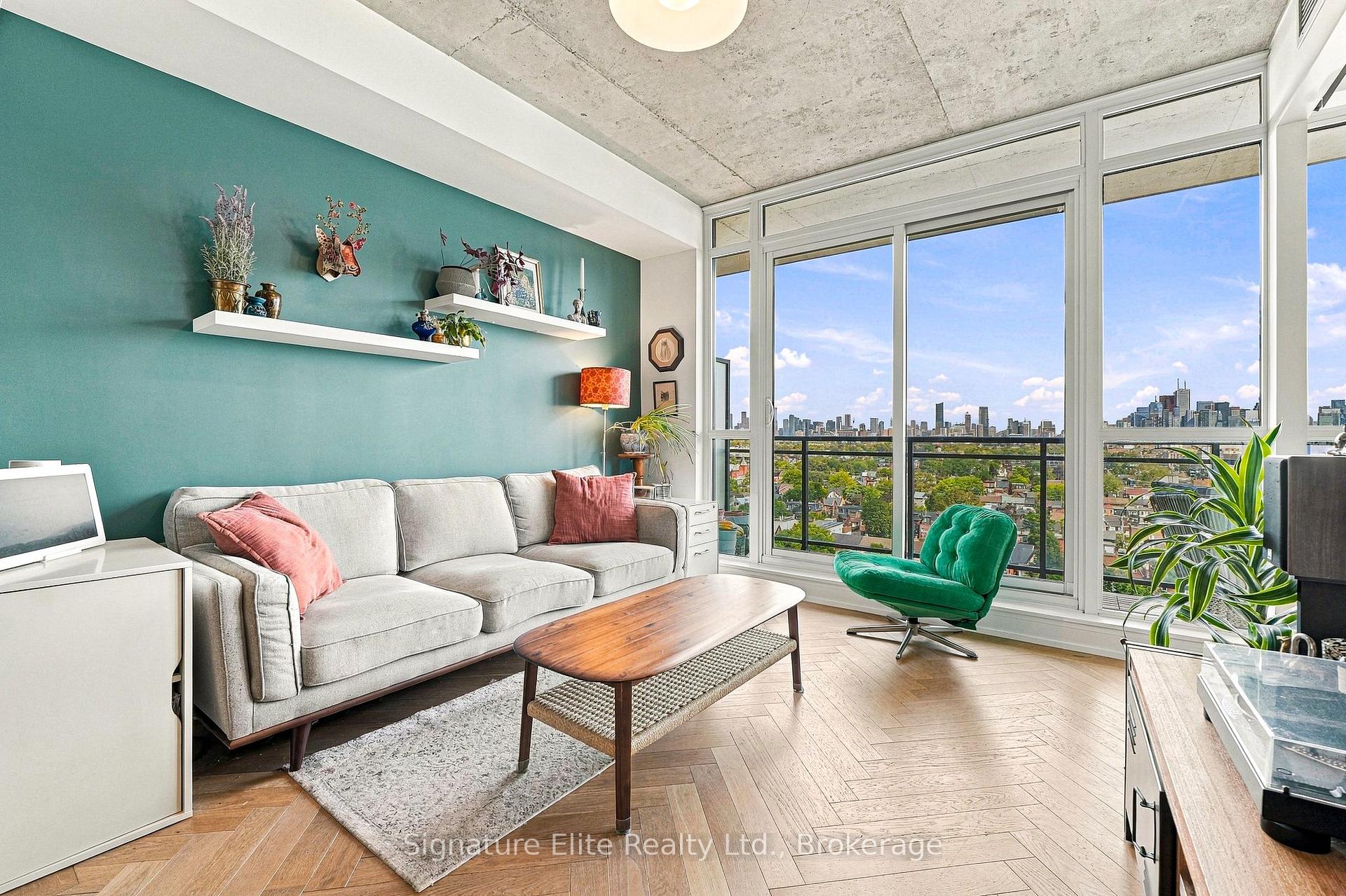 Photo 3 of Unit 1303, 20 Minowan Miikan Lane, Toronto, Little Portugal — HOMEH