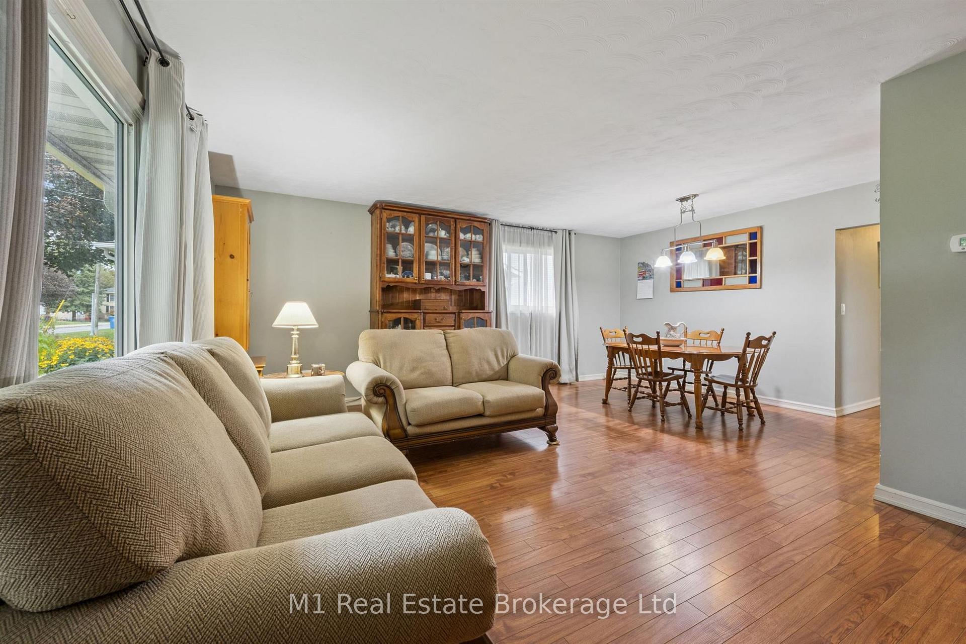 Photo 7 of 205 Albert Street, Minto — HOMEH