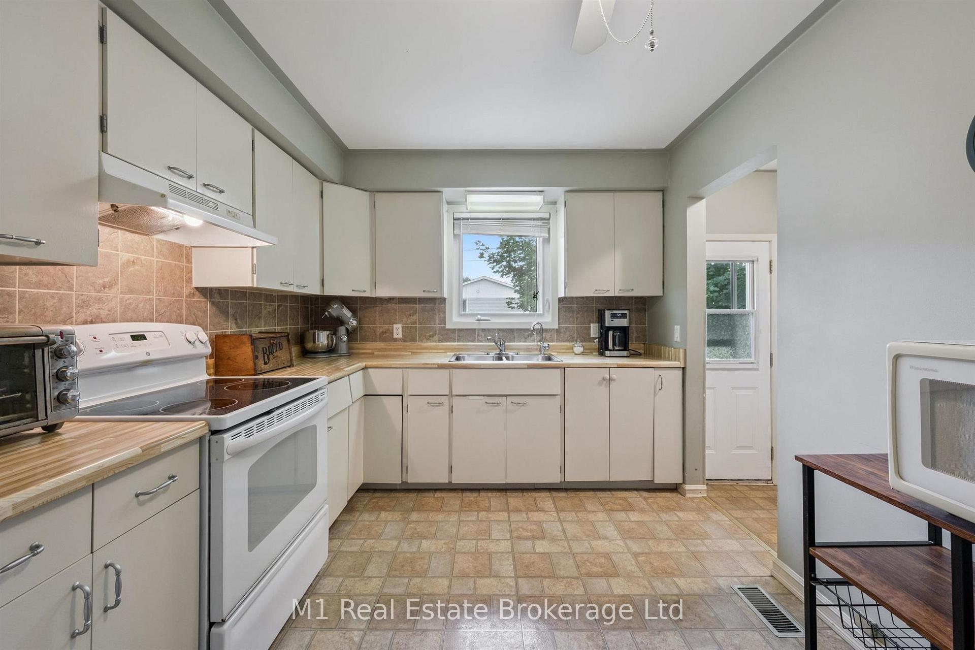 Photo 10 of 205 Albert Street, Minto — HOMEH