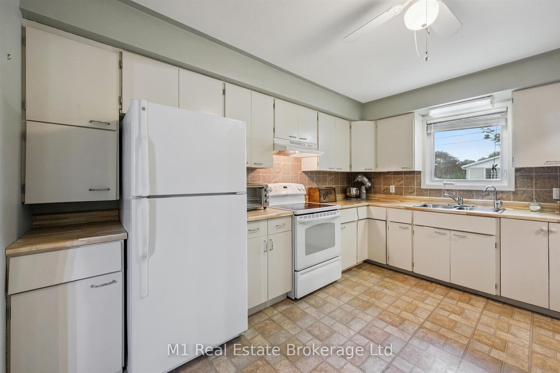 Photo 11 of 205 Albert Street, Minto — HOMEH