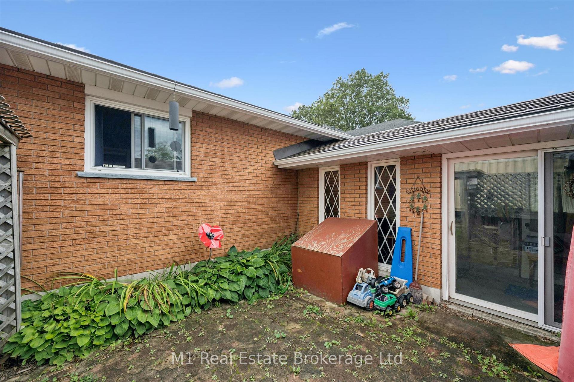 Photo 25 of 205 Albert Street, Minto — HOMEH