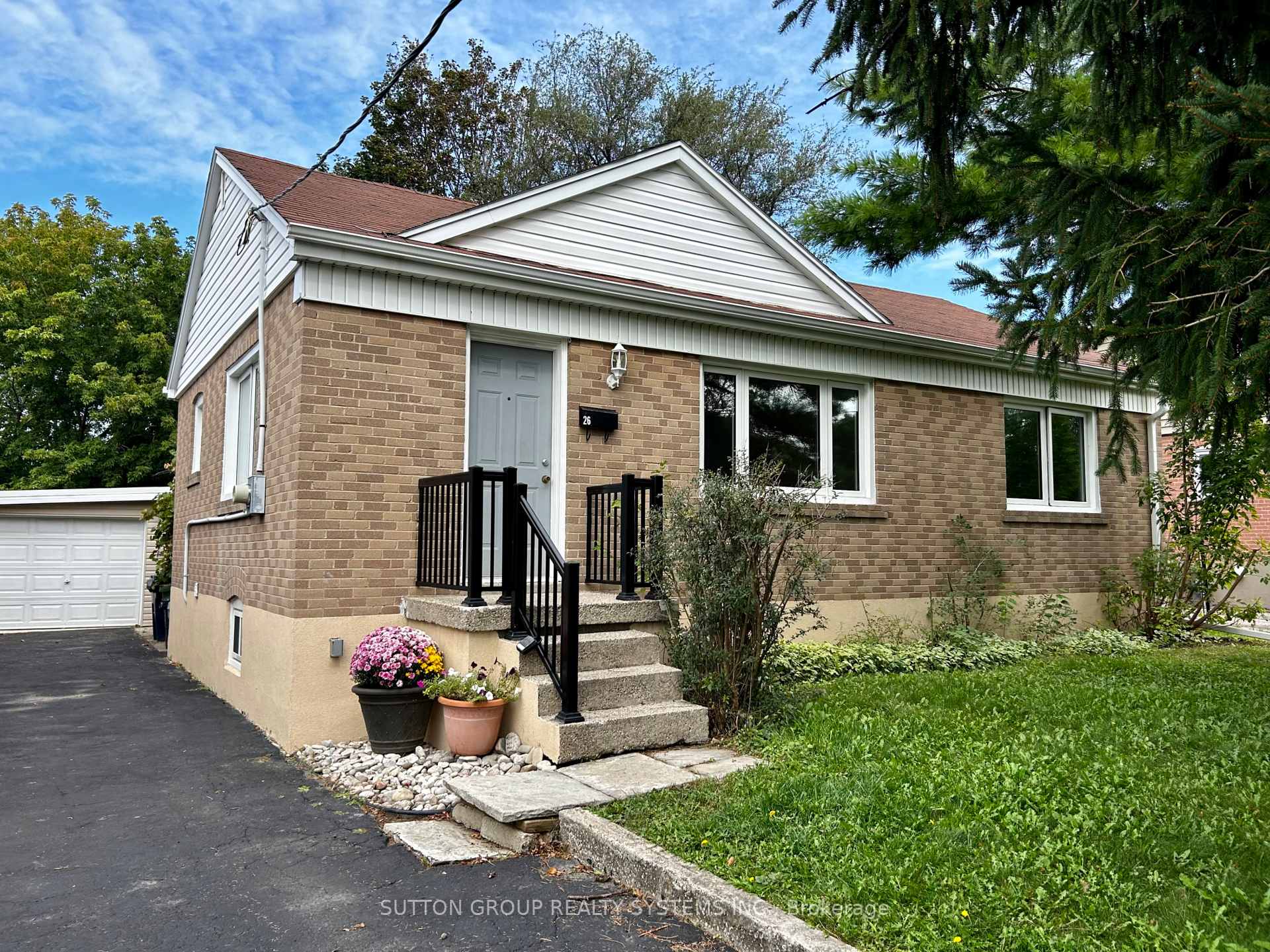 Photo 1 of 26 Compton Crescent, North York, Downsview-Roding-CFB — HOMEH