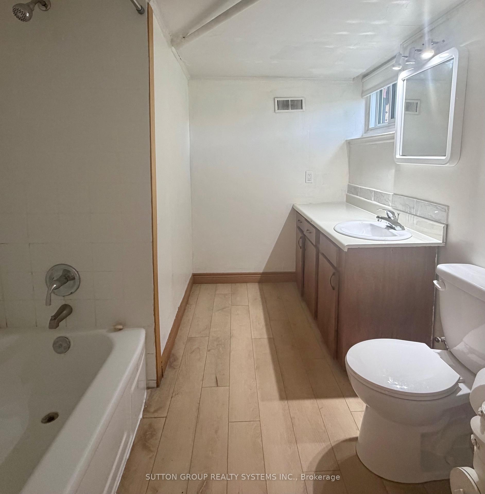 Photo 63 of 26 Compton Crescent, North York, Downsview-Roding-CFB — HOMEH