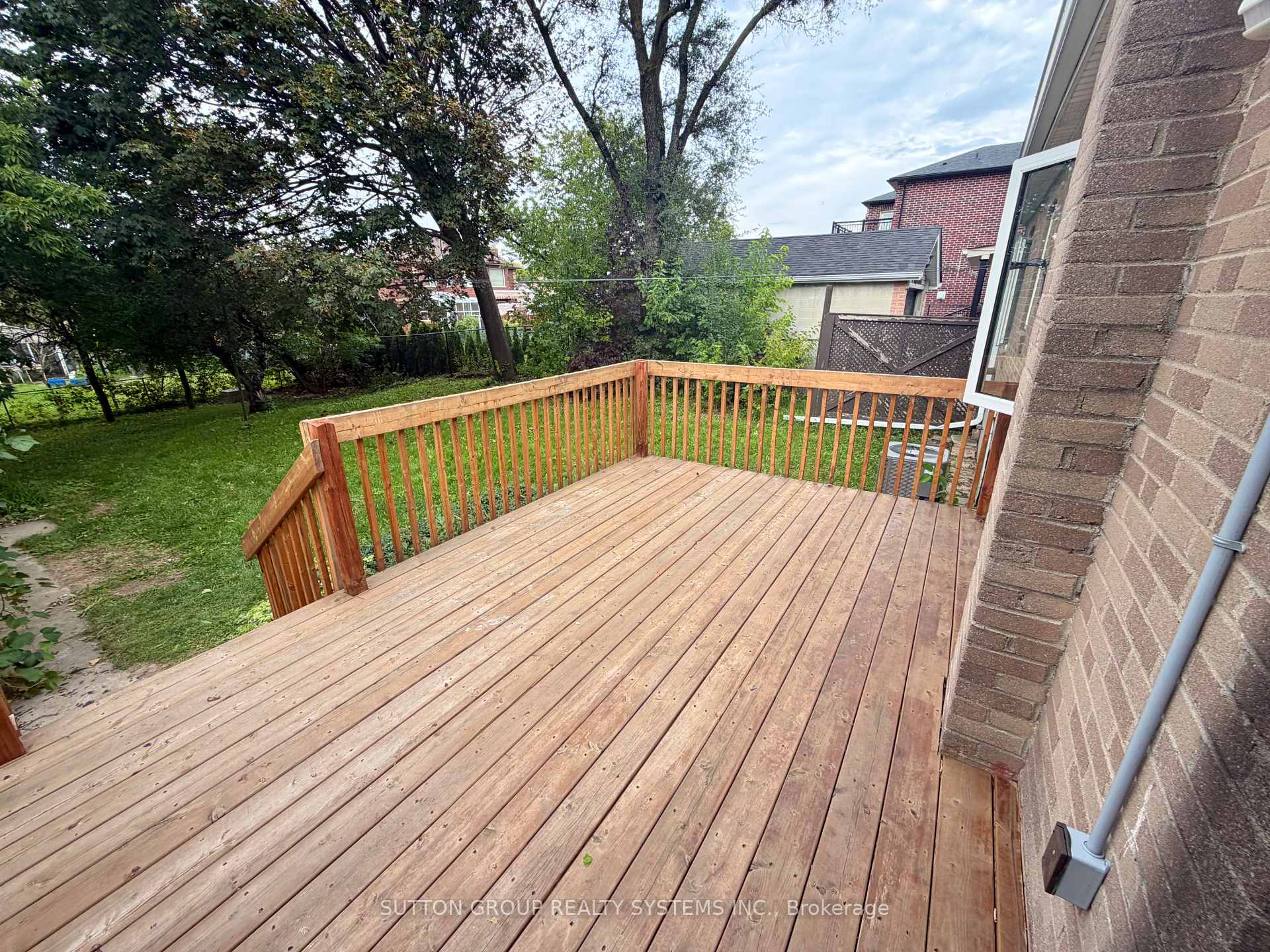 Photo 78 of 26 Compton Crescent, North York, Downsview-Roding-CFB — HOMEH