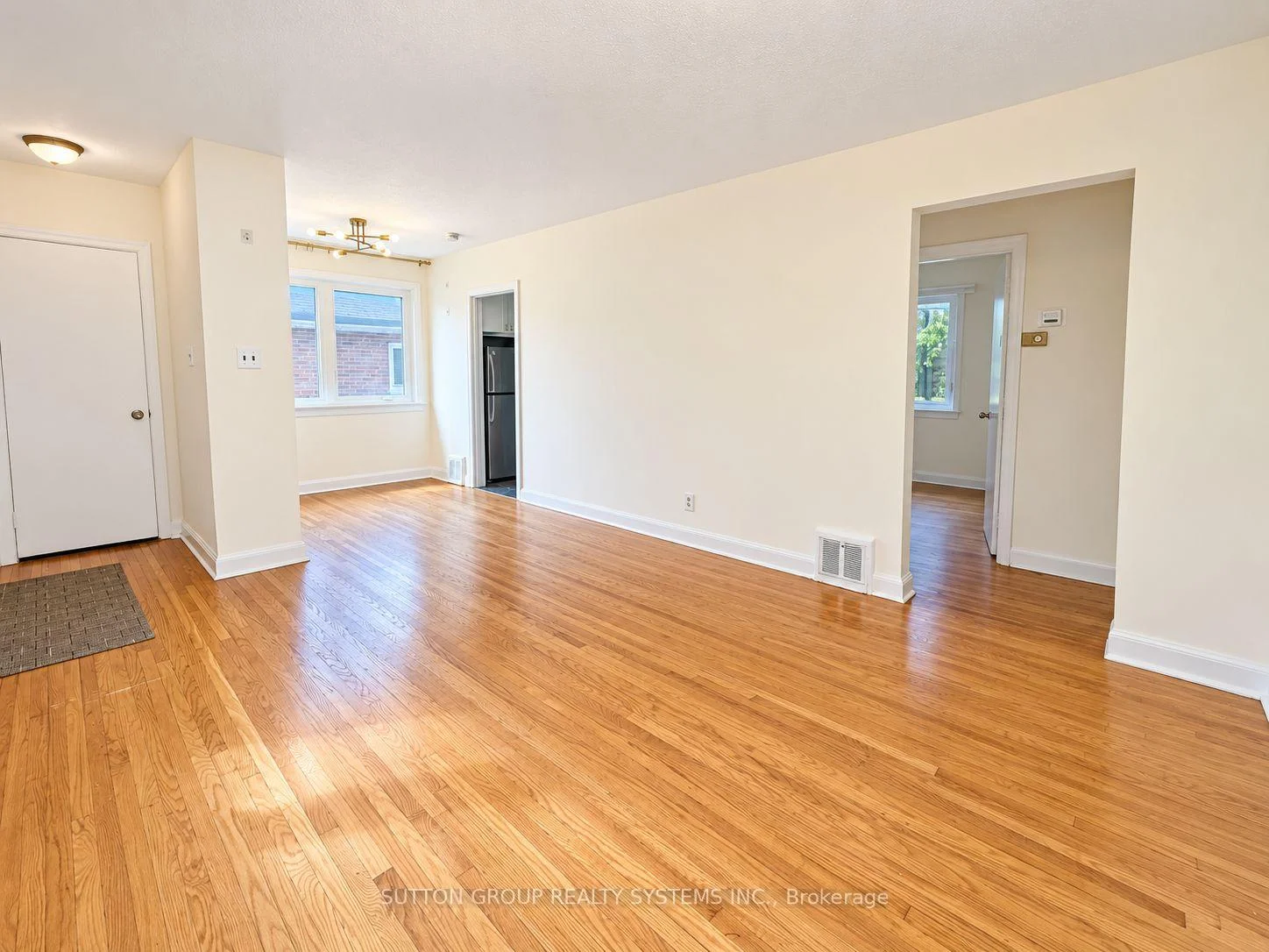 Photo 27 of 26 Compton Crescent, North York, Downsview-Roding-CFB — HOMEH