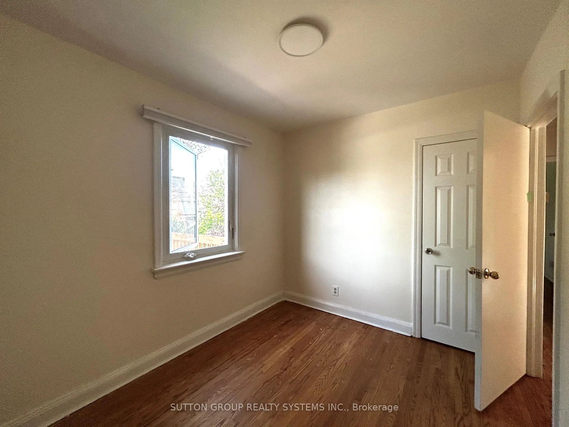 Photo 42 of 26 Compton Crescent, North York, Downsview-Roding-CFB — HOMEH