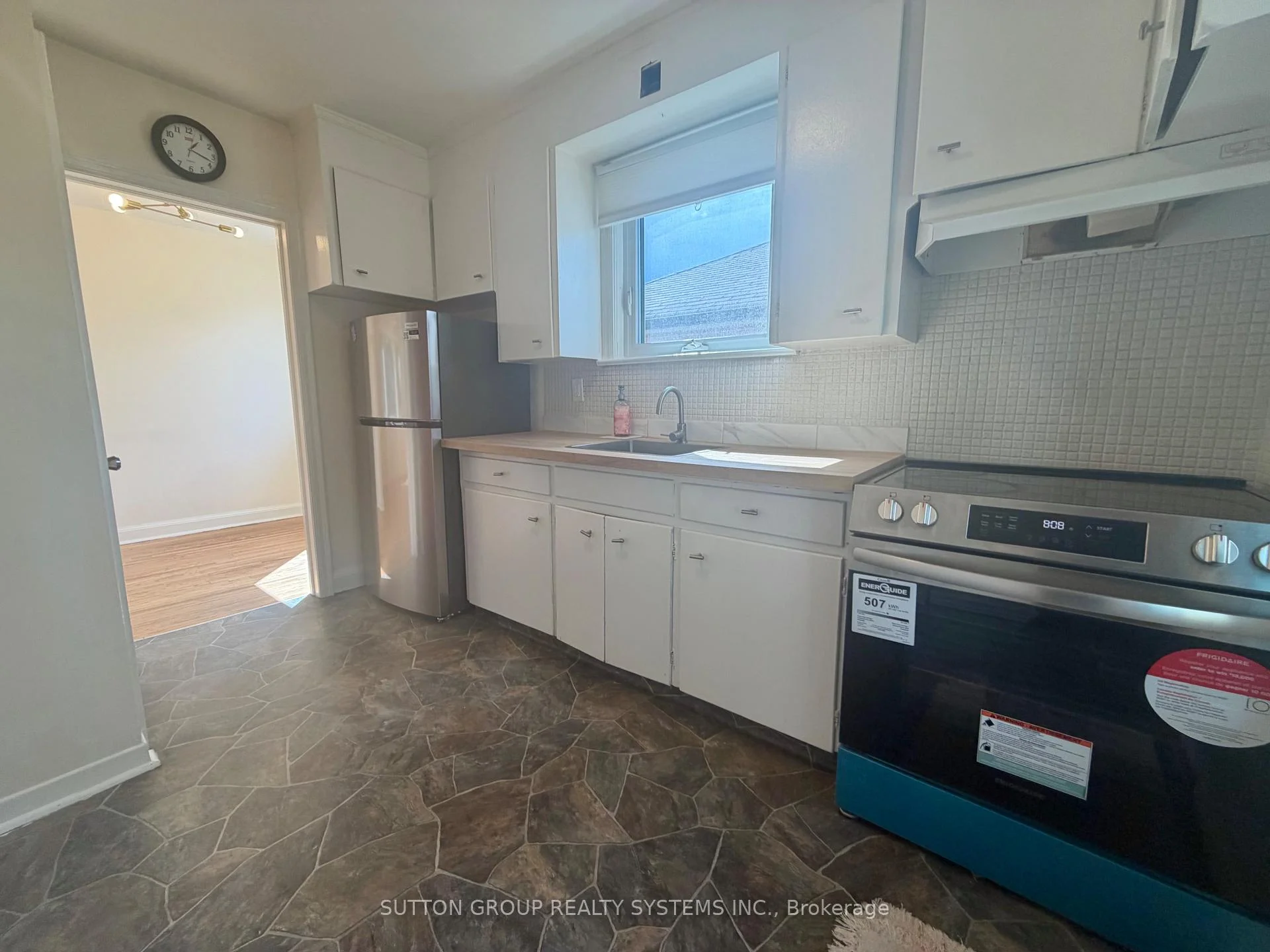 Photo 48 of 26 Compton Crescent, North York, Downsview-Roding-CFB — HOMEH