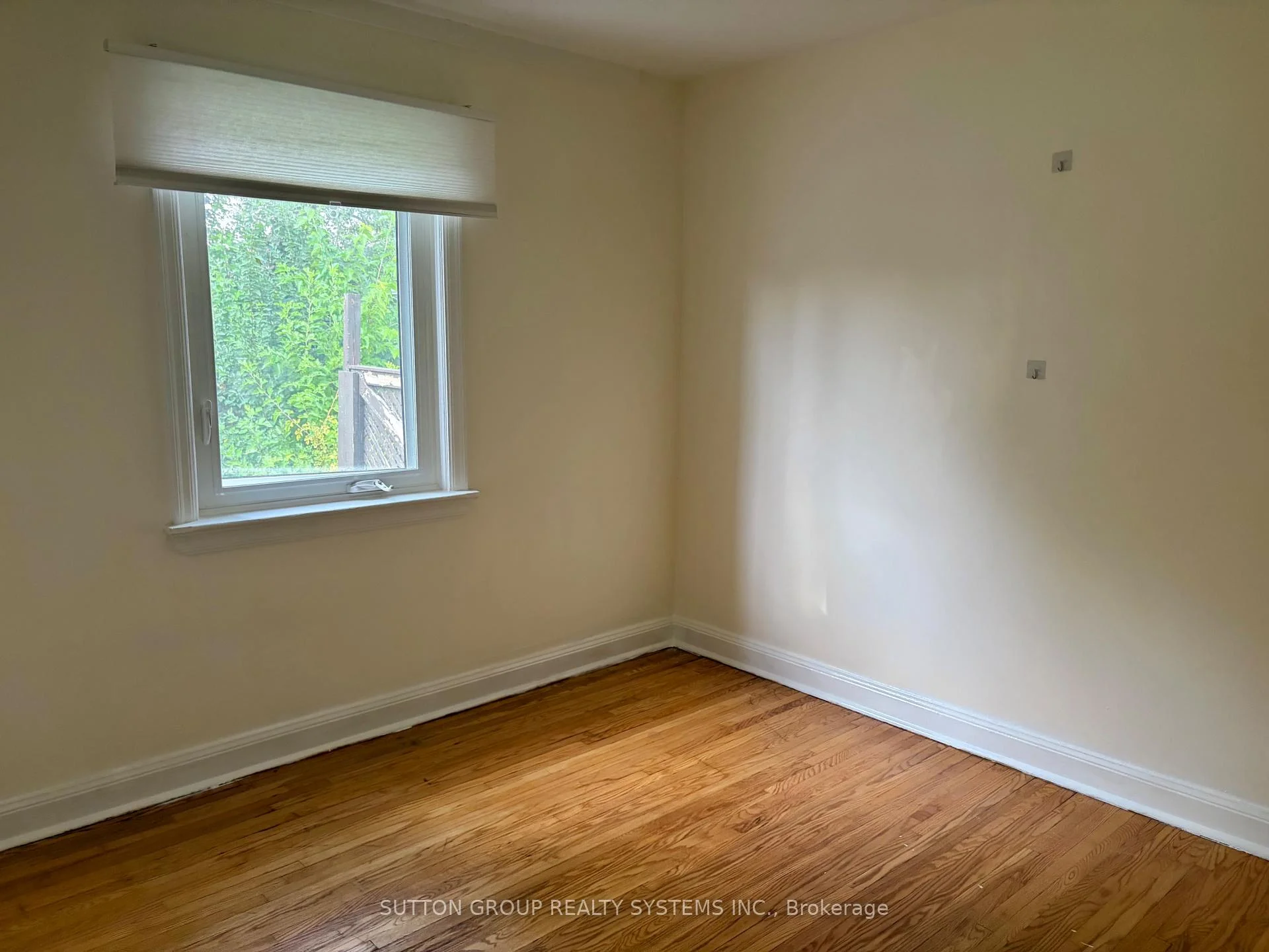 Photo 53 of 26 Compton Crescent, North York, Downsview-Roding-CFB — HOMEH