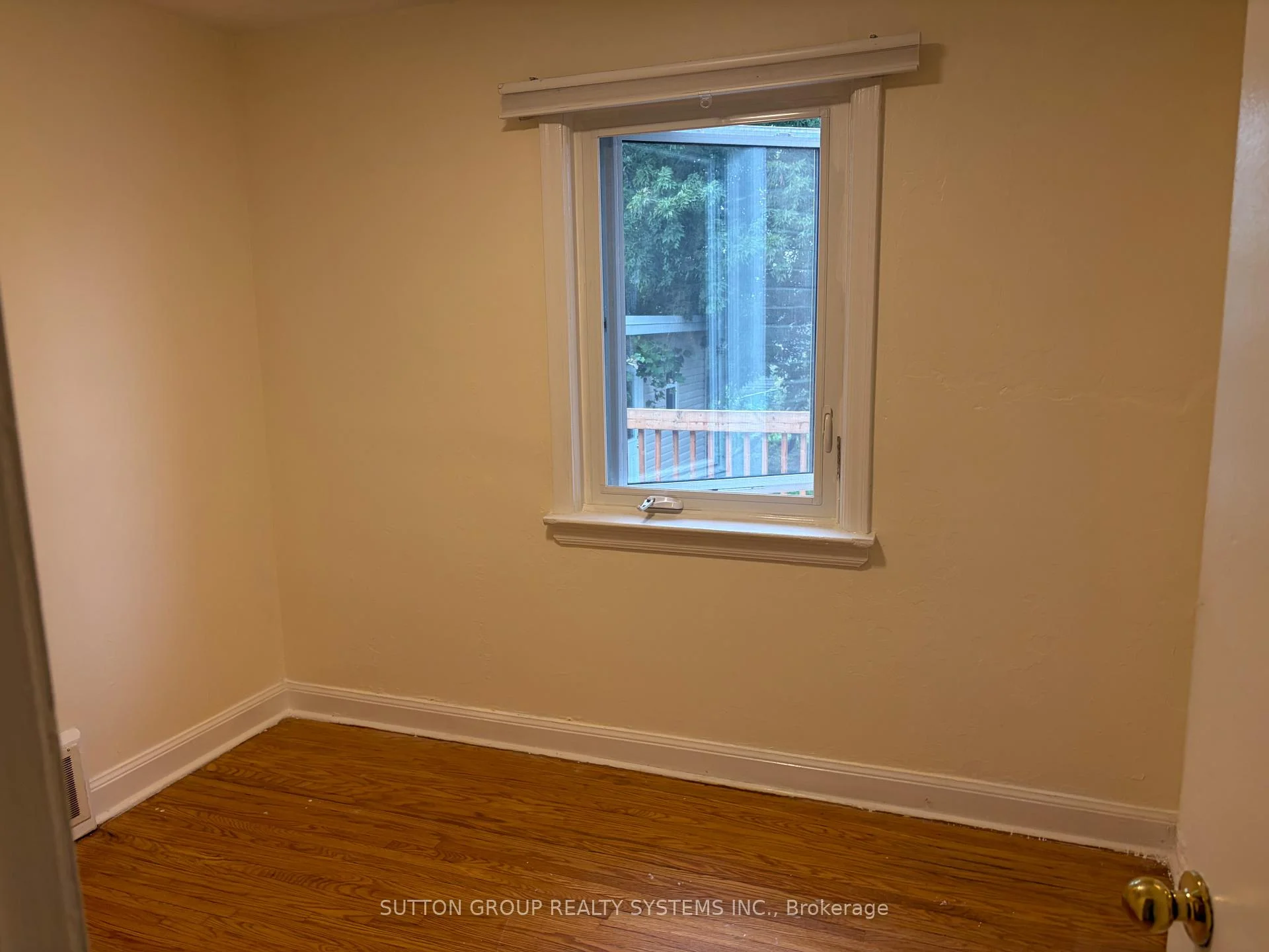 Photo 54 of 26 Compton Crescent, North York, Downsview-Roding-CFB — HOMEH