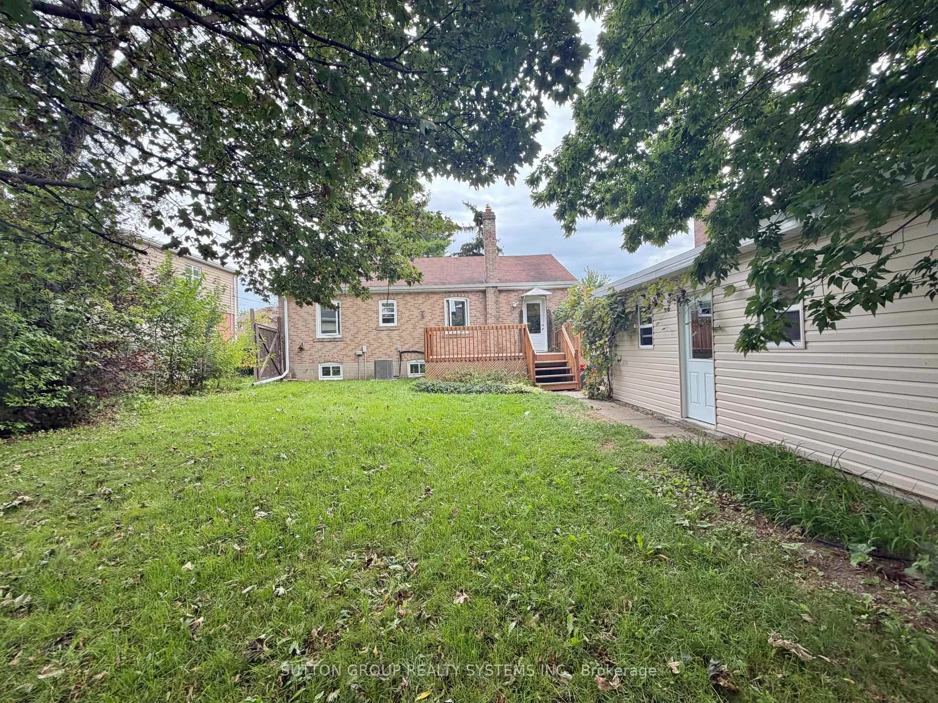 Photo 71 of 26 Compton Crescent, North York, Downsview-Roding-CFB — HOMEH