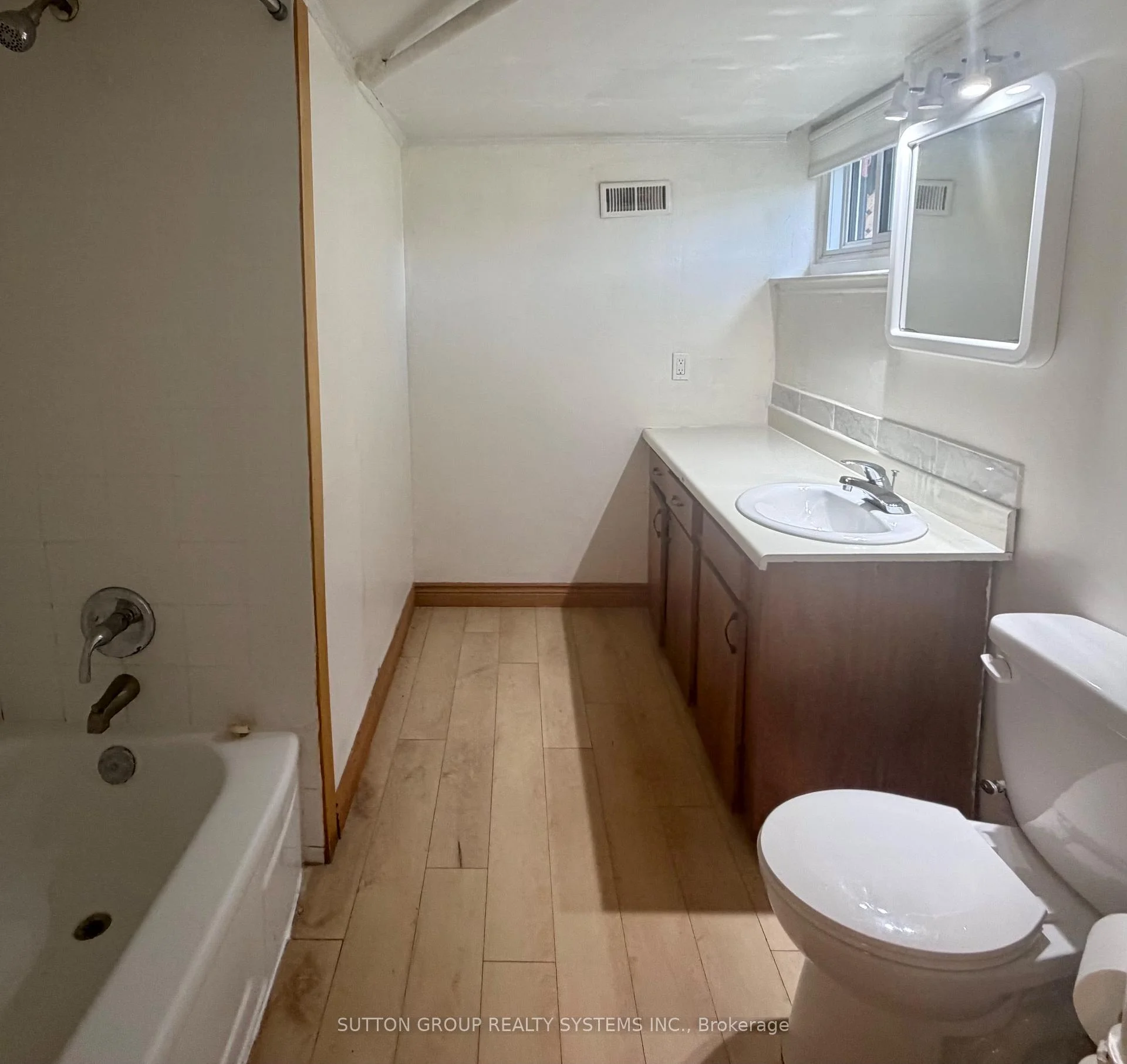 Photo 86 of 26 Compton Crescent, North York, Downsview-Roding-CFB — HOMEH