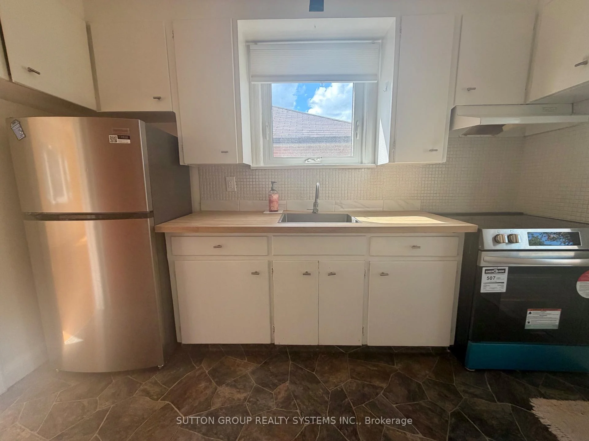 Photo 90 of 26 Compton Crescent, North York, Downsview-Roding-CFB — HOMEH