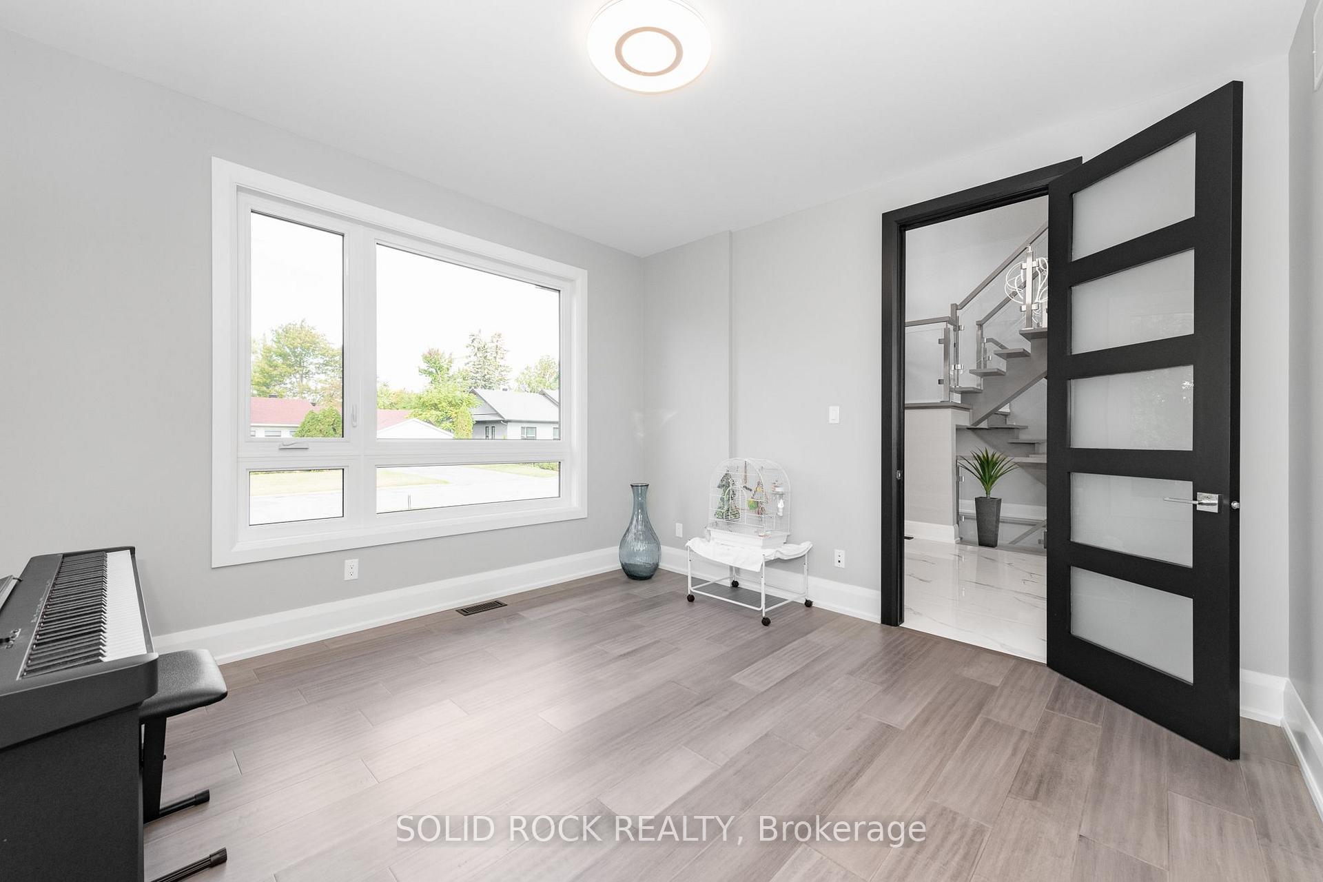 Photo 10 of 224 Roger Road, Ottawa, Alta Vista/Faircrest Heights — HOMEH