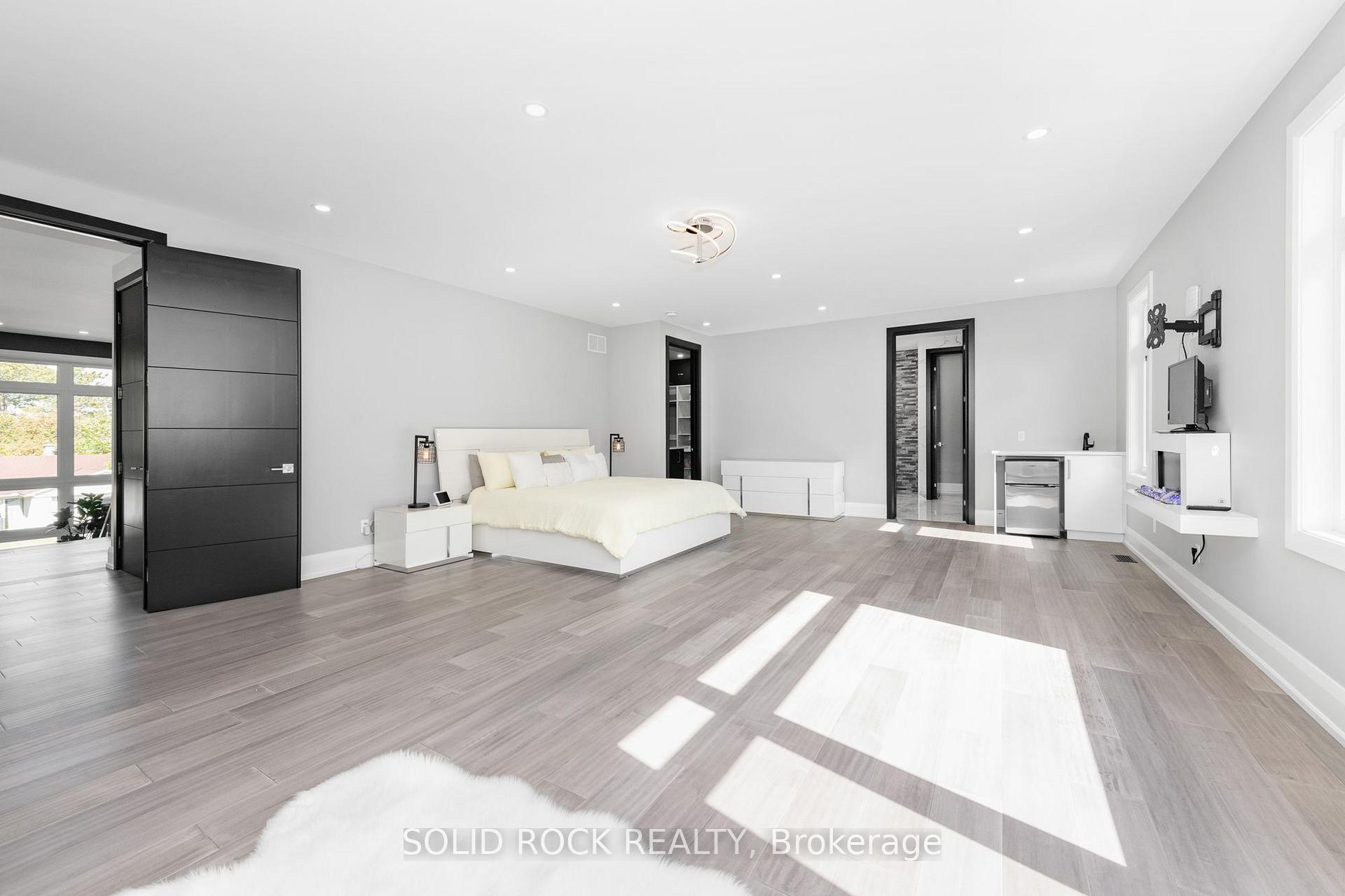 Photo 14 of 224 Roger Road, Ottawa, Alta Vista/Faircrest Heights — HOMEH