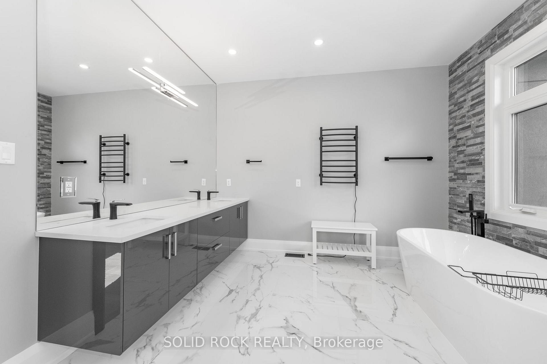 Photo 16 of 224 Roger Road, Ottawa, Alta Vista/Faircrest Heights — HOMEH