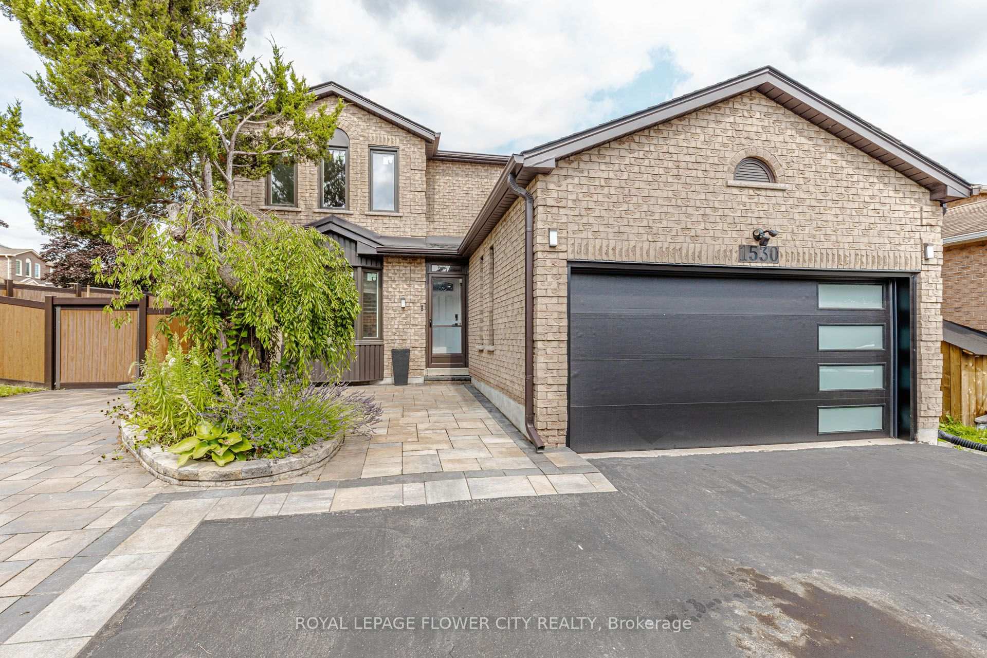 Photo 2 of 1530 Somergrove Crescent, Pickering, Brock Ridge — HOMEH
