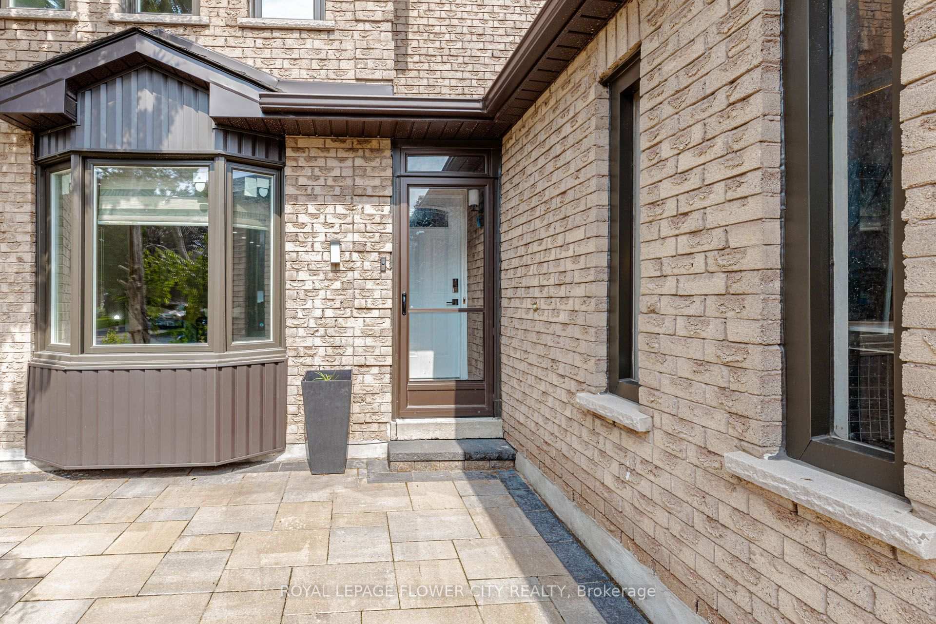 Photo 3 of 1530 Somergrove Crescent, Pickering, Brock Ridge — HOMEH